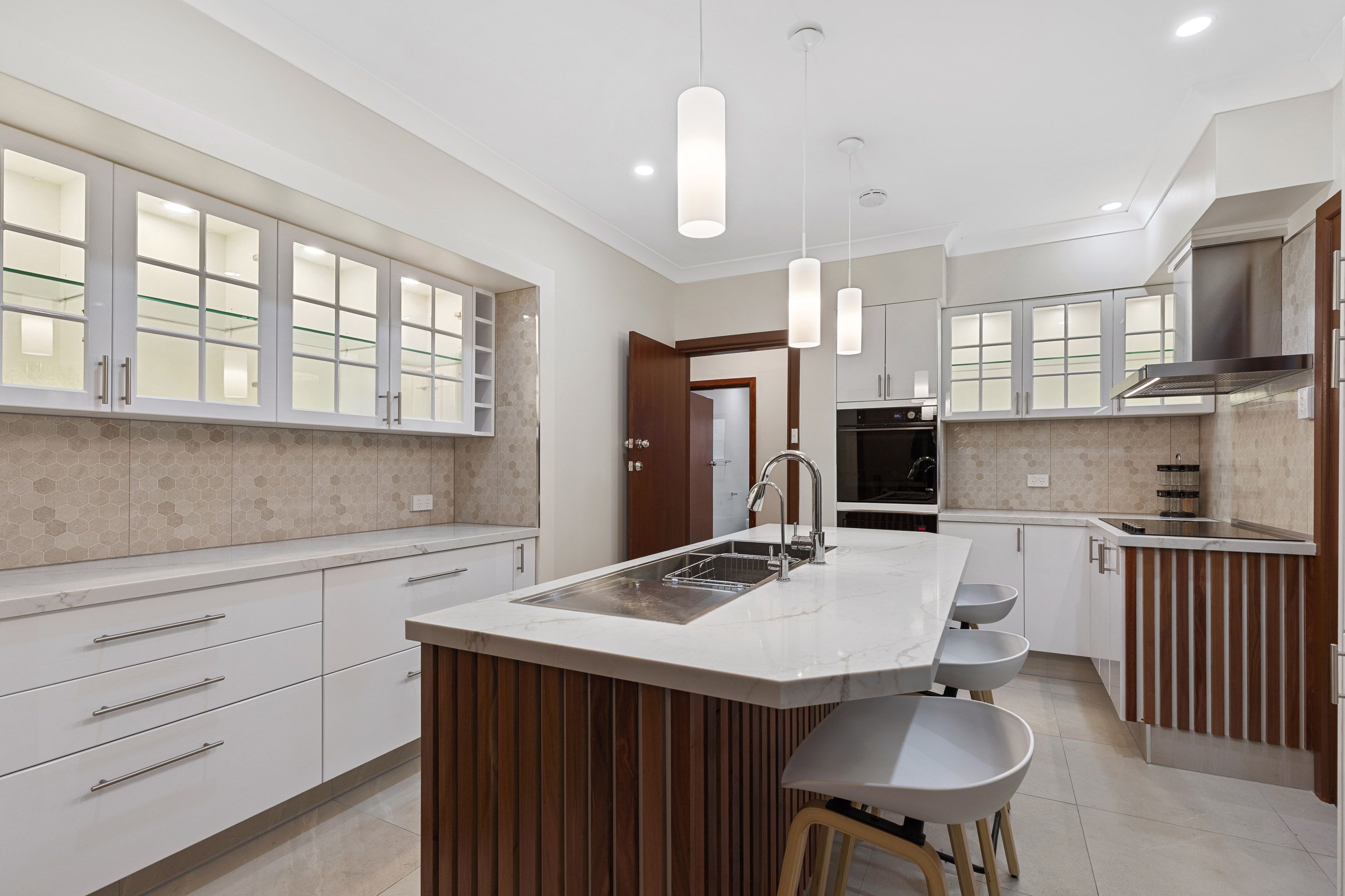 8 Fowler Avenue — photo 4 of 10