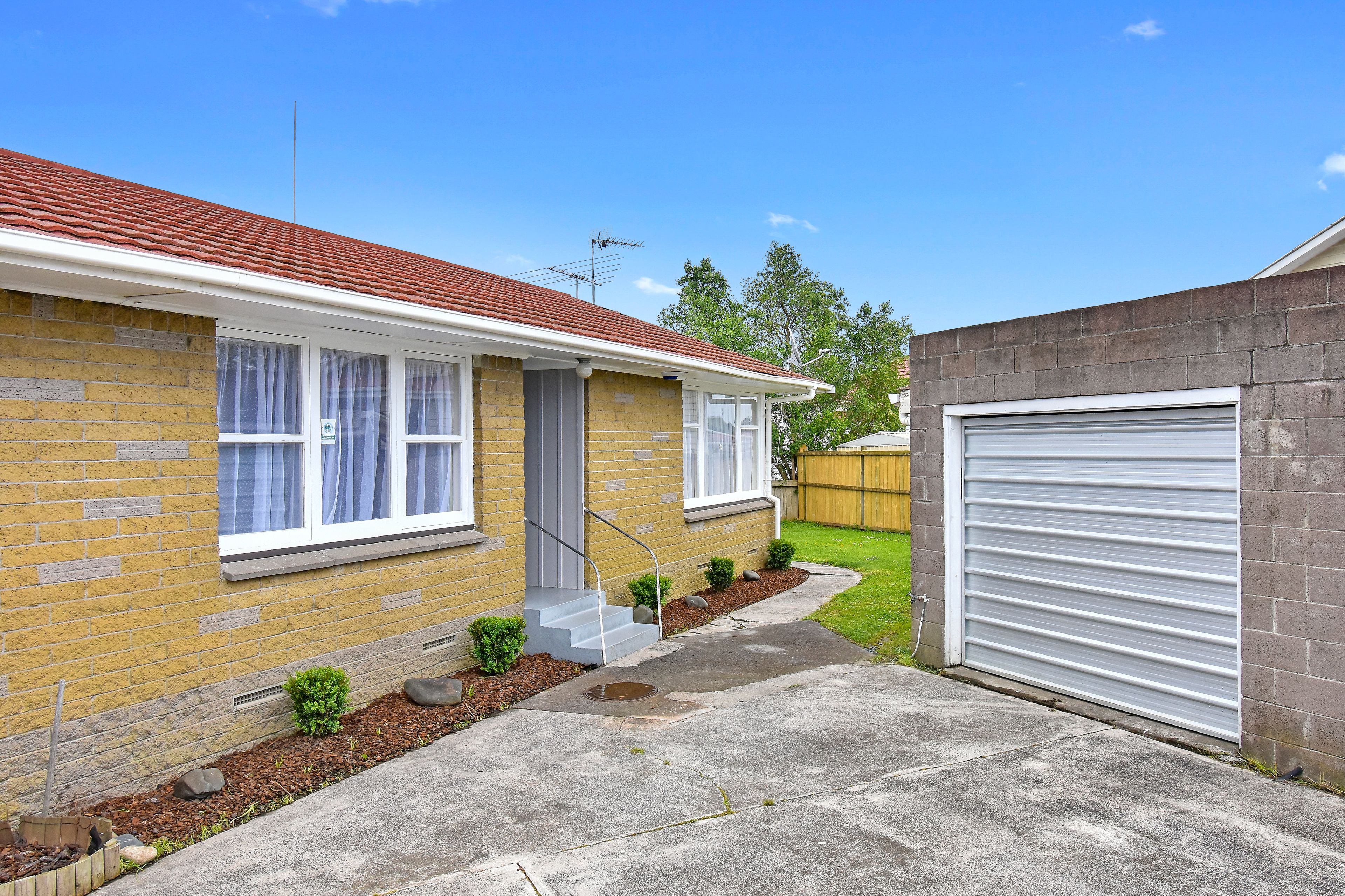 2/1 Golf Avenue, Otahuhu, Auckland City