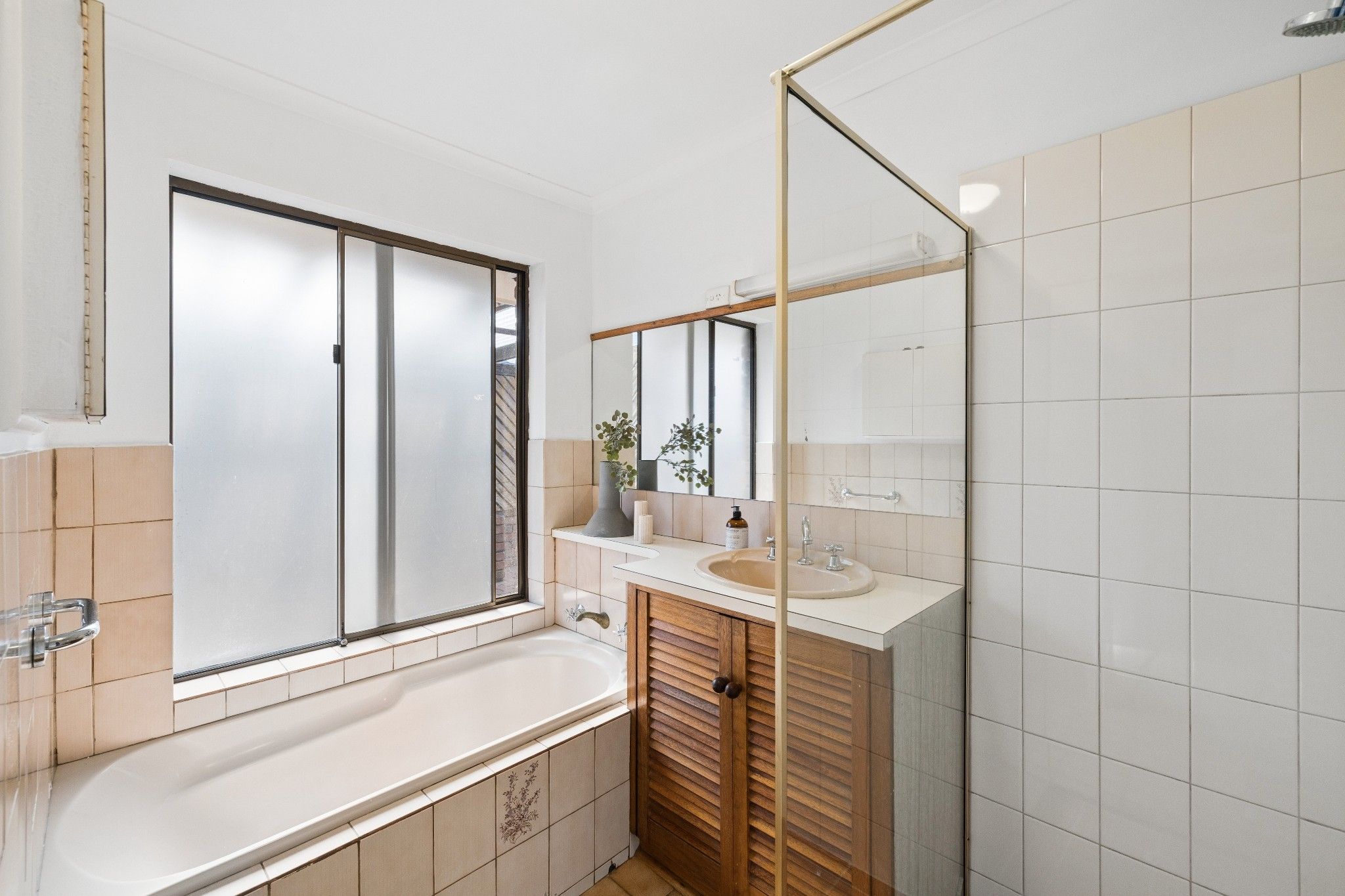 2 Karyn Crescent — photo 20 of 29