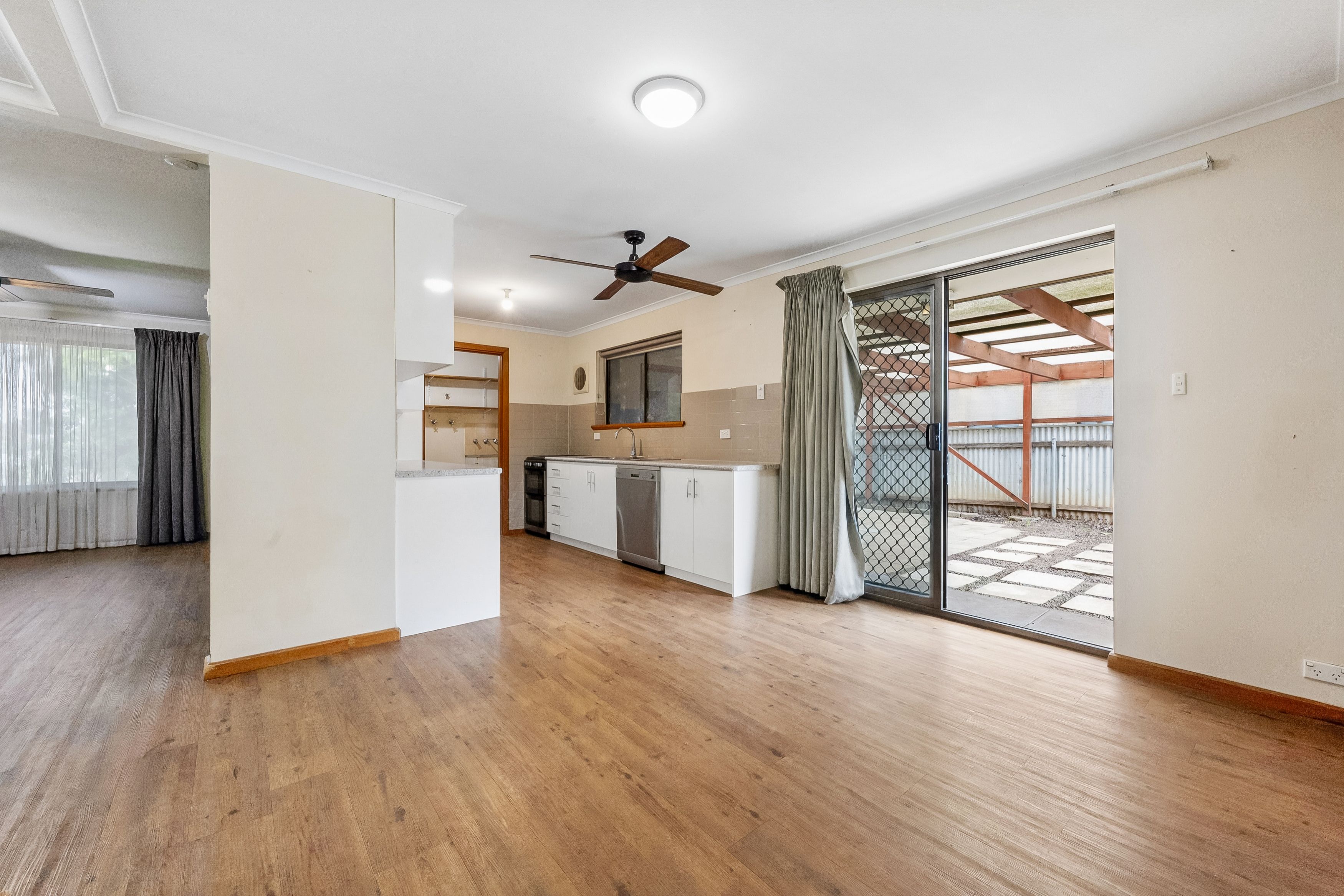 22 Caroline Street — photo 3 of 10