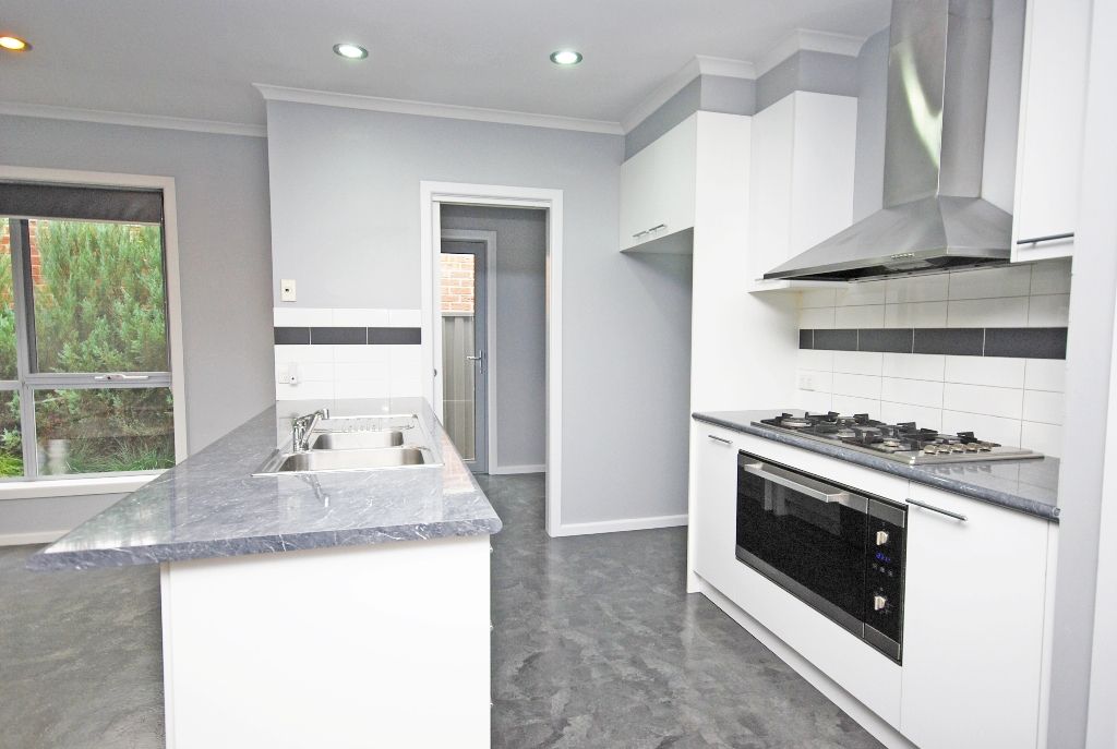 8 Creekview Close, Mount Clear, VIC 3350