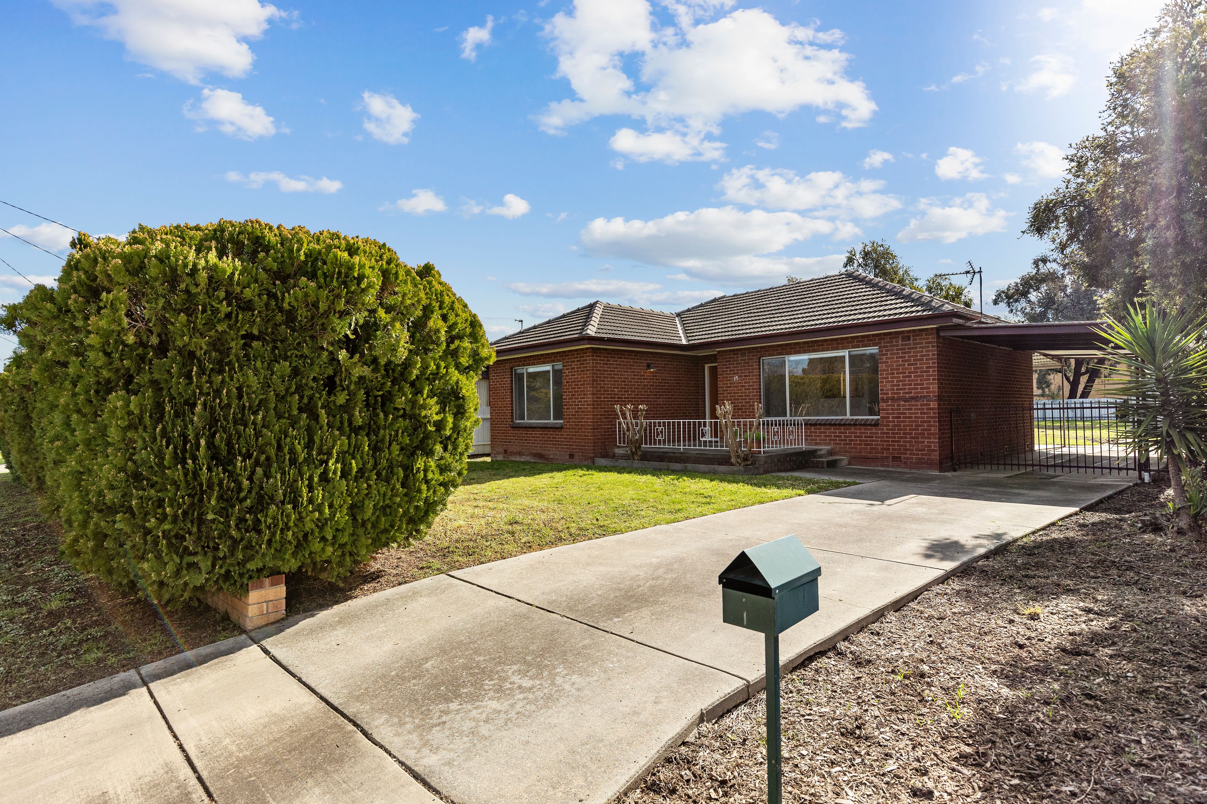 15 Higgins Avenue, Wagga Wagga, NSW 2650