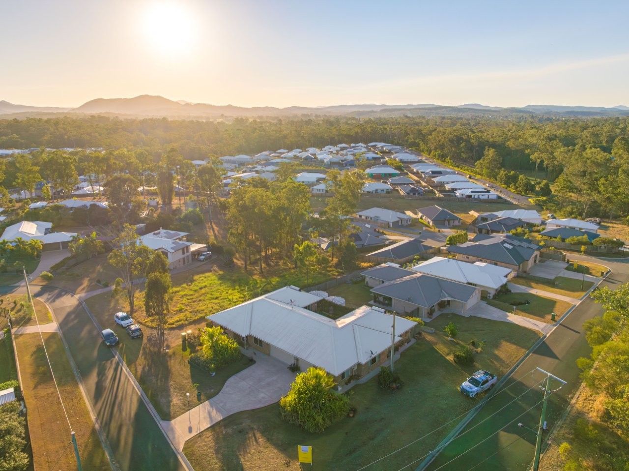 2 Rosewood Court, Southside, QLD 4570