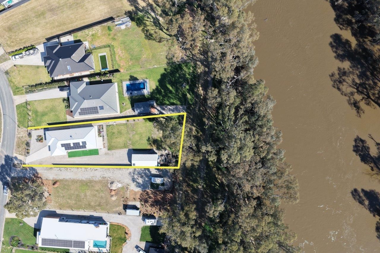 10 Riverview Drive — photo 3 of 19