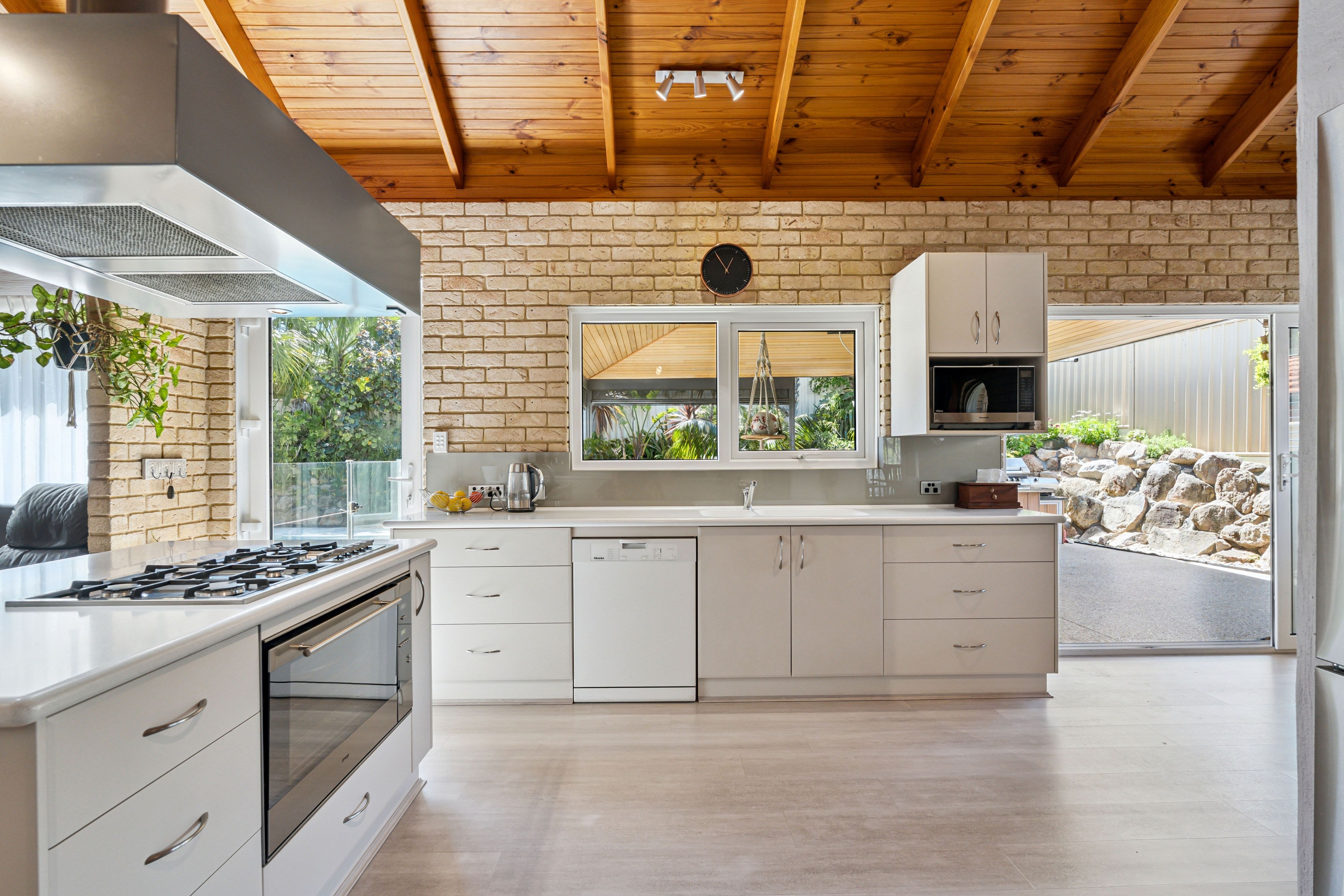 9 Seaforth Loop, Kallaroo, WA 6025