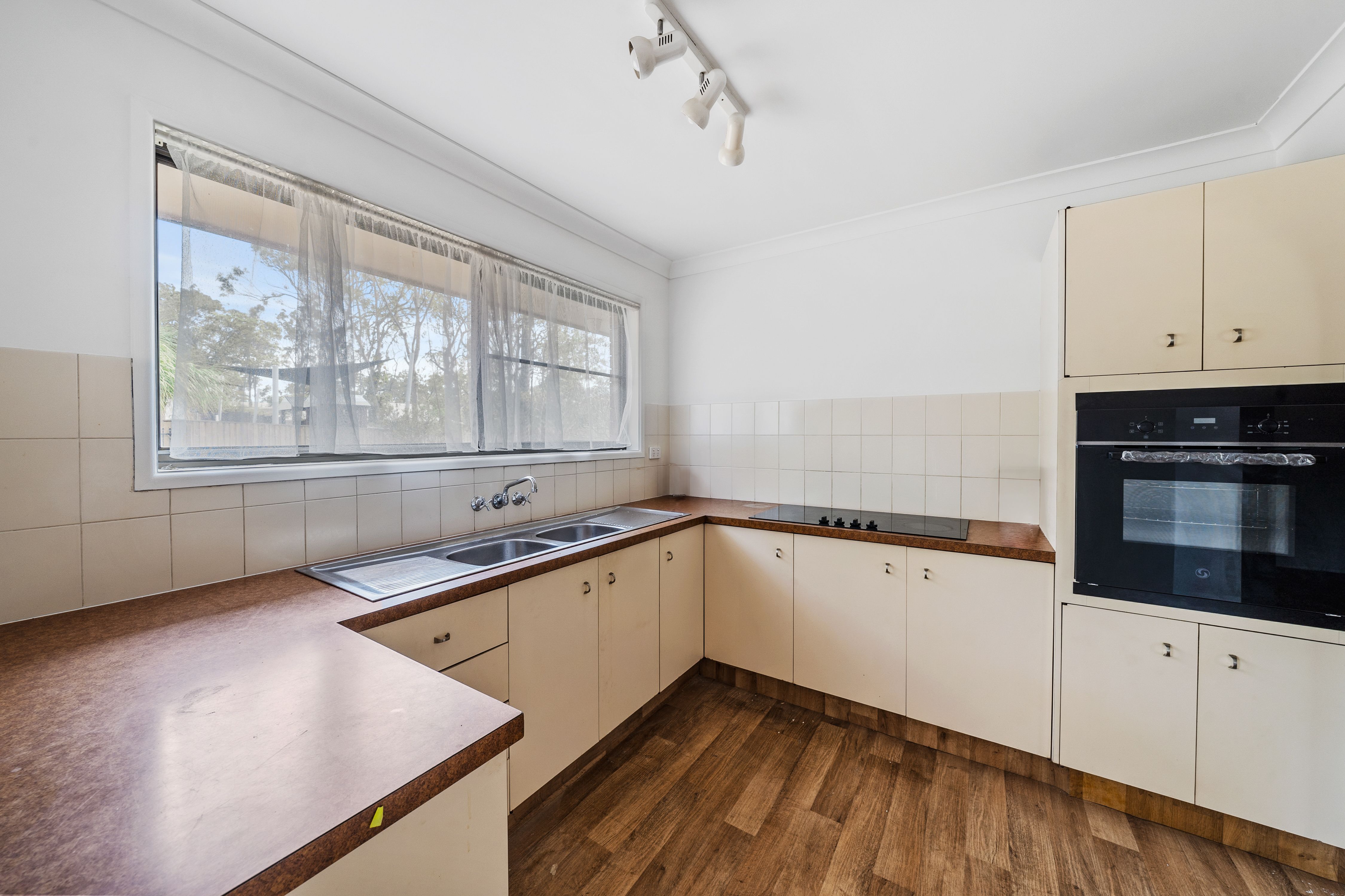 27 Vergulde Road, Regents Park, QLD 4118 - Leased House - Ray White ...