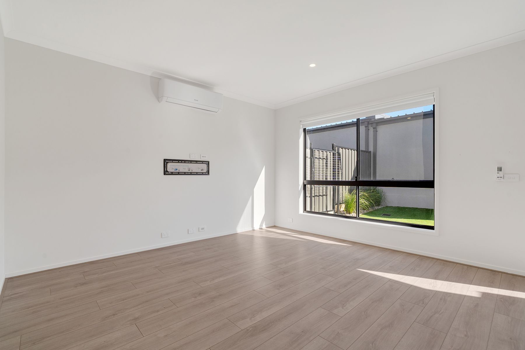 546 Brookfield Boulevard — photo 7 of 18