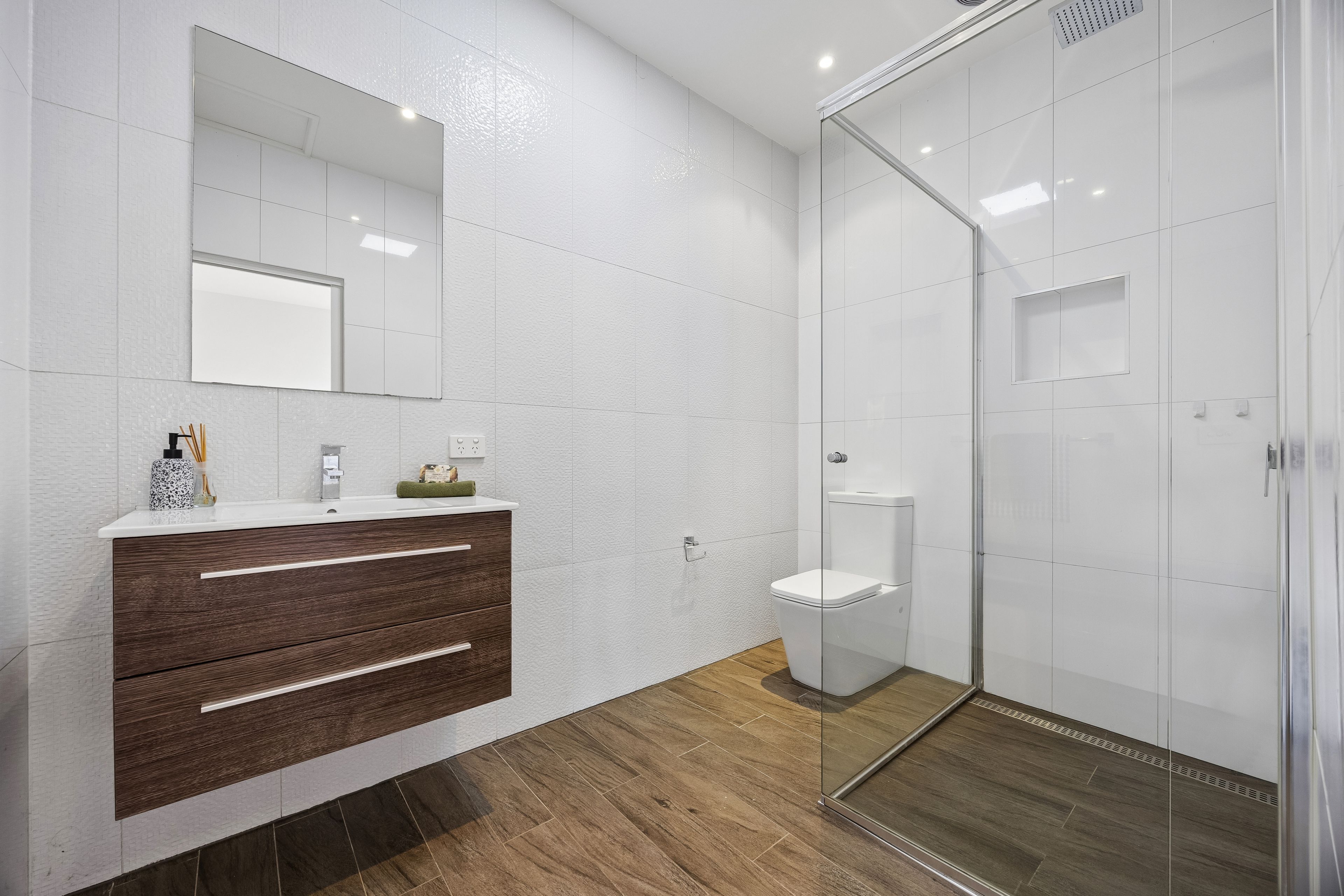 1/205 Wickham Road — photo 7 of 14
