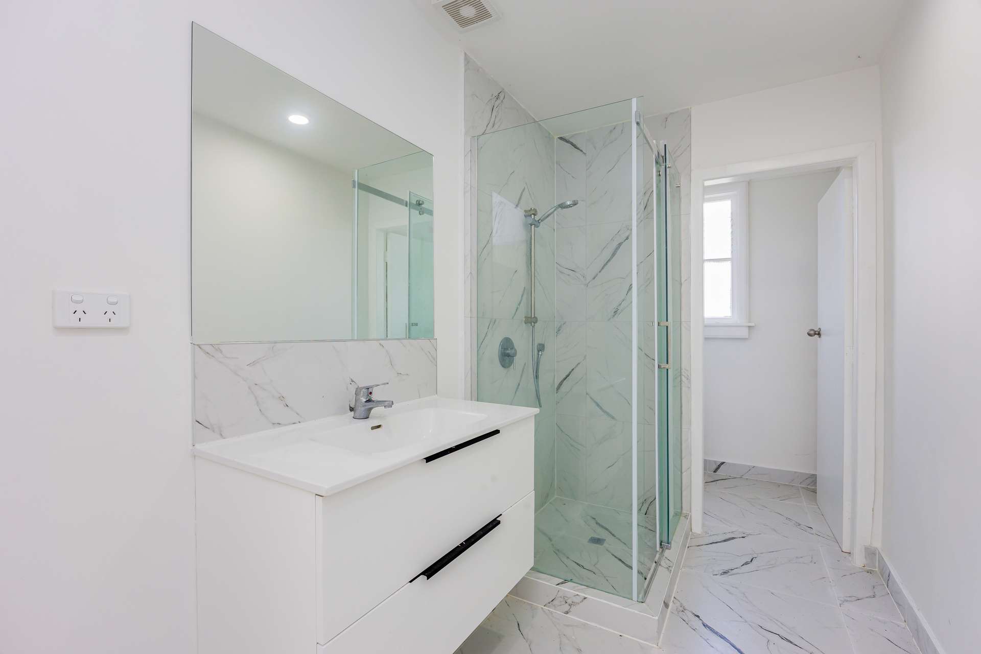 241 Rodney Street photo 11