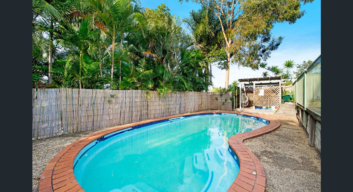 2 Carrak Court, Ashmore, QLD 4214