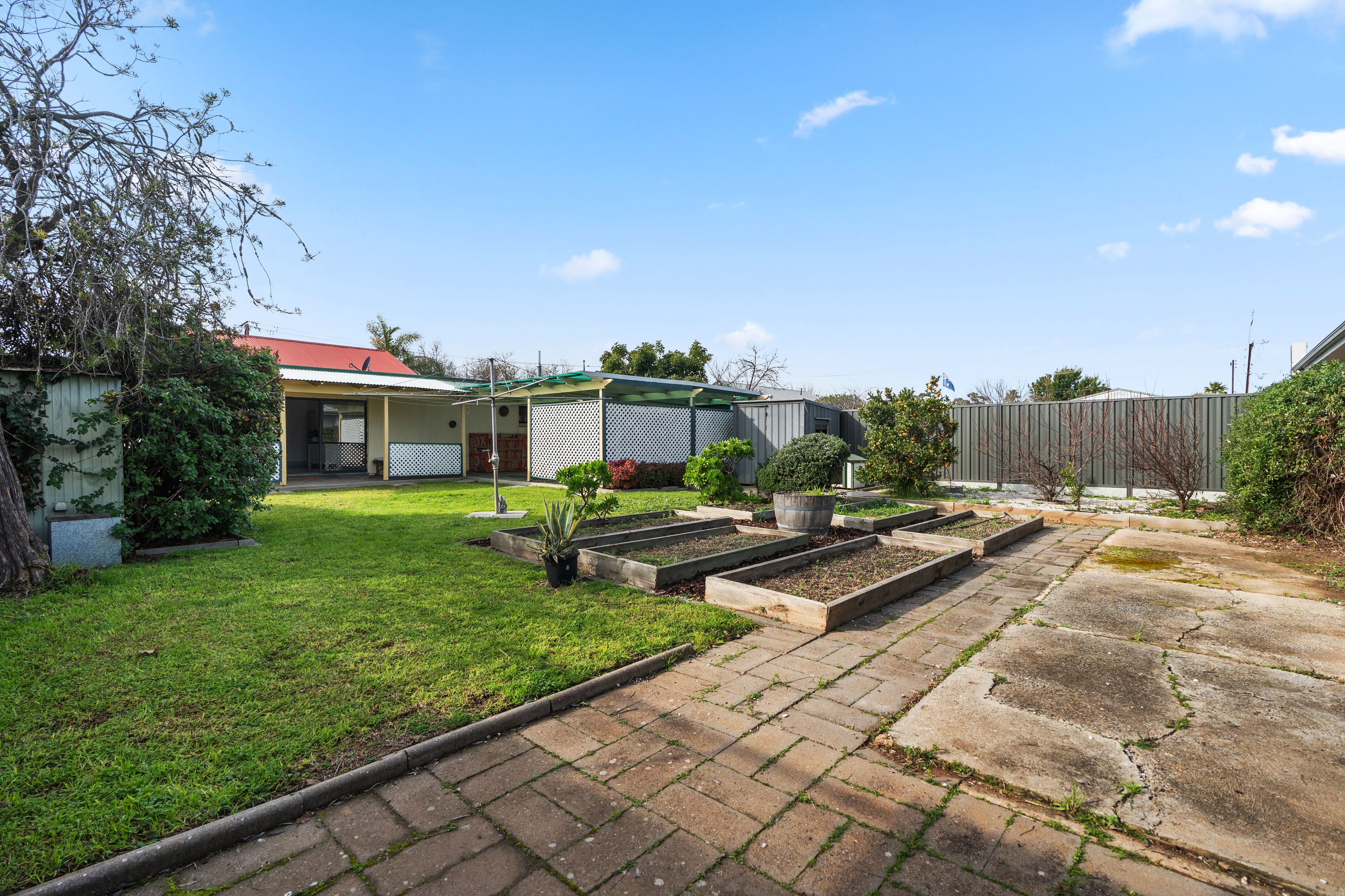 27 Barry Road — photo 19 of 20