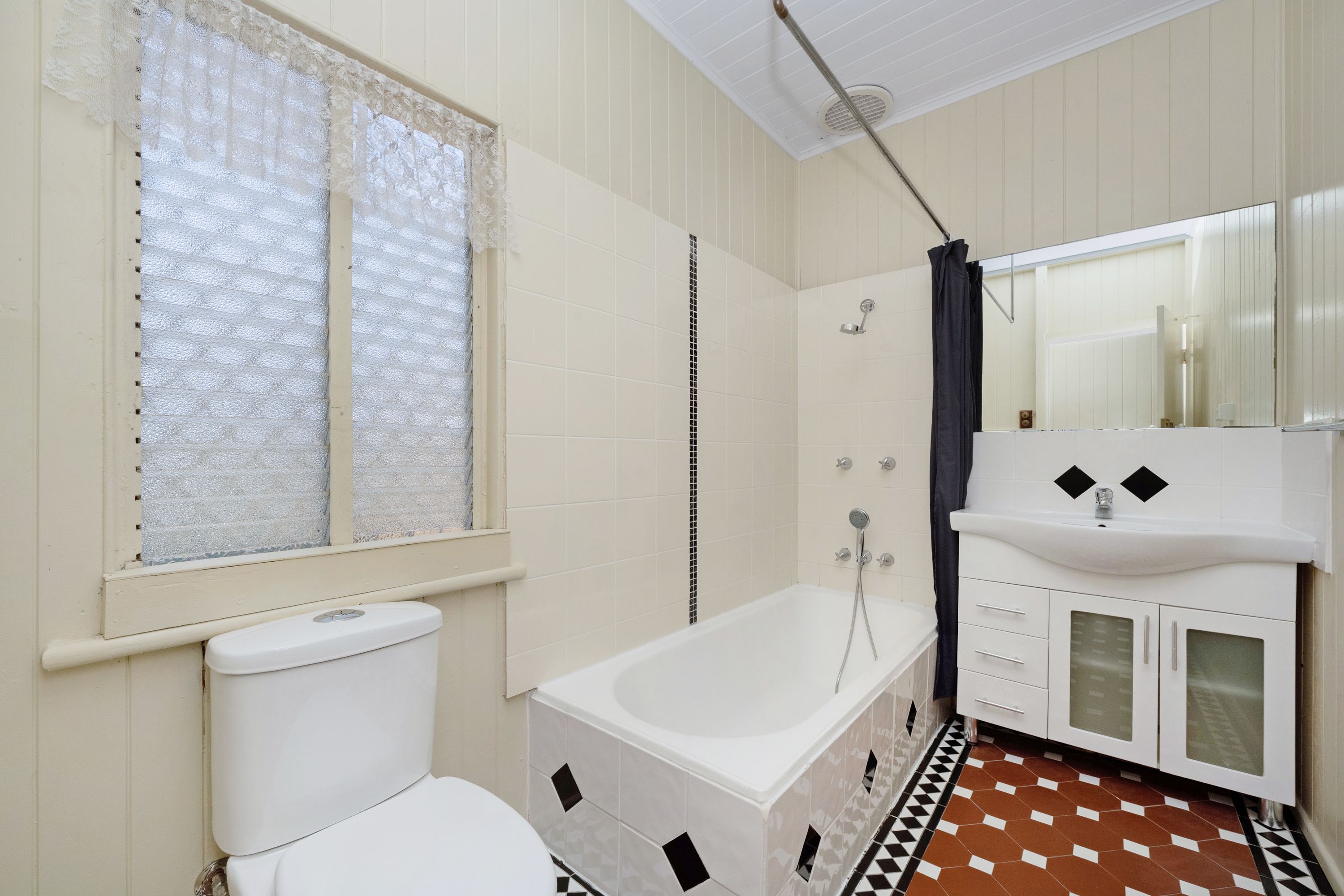30 McHardie Street — photo 8 of 12