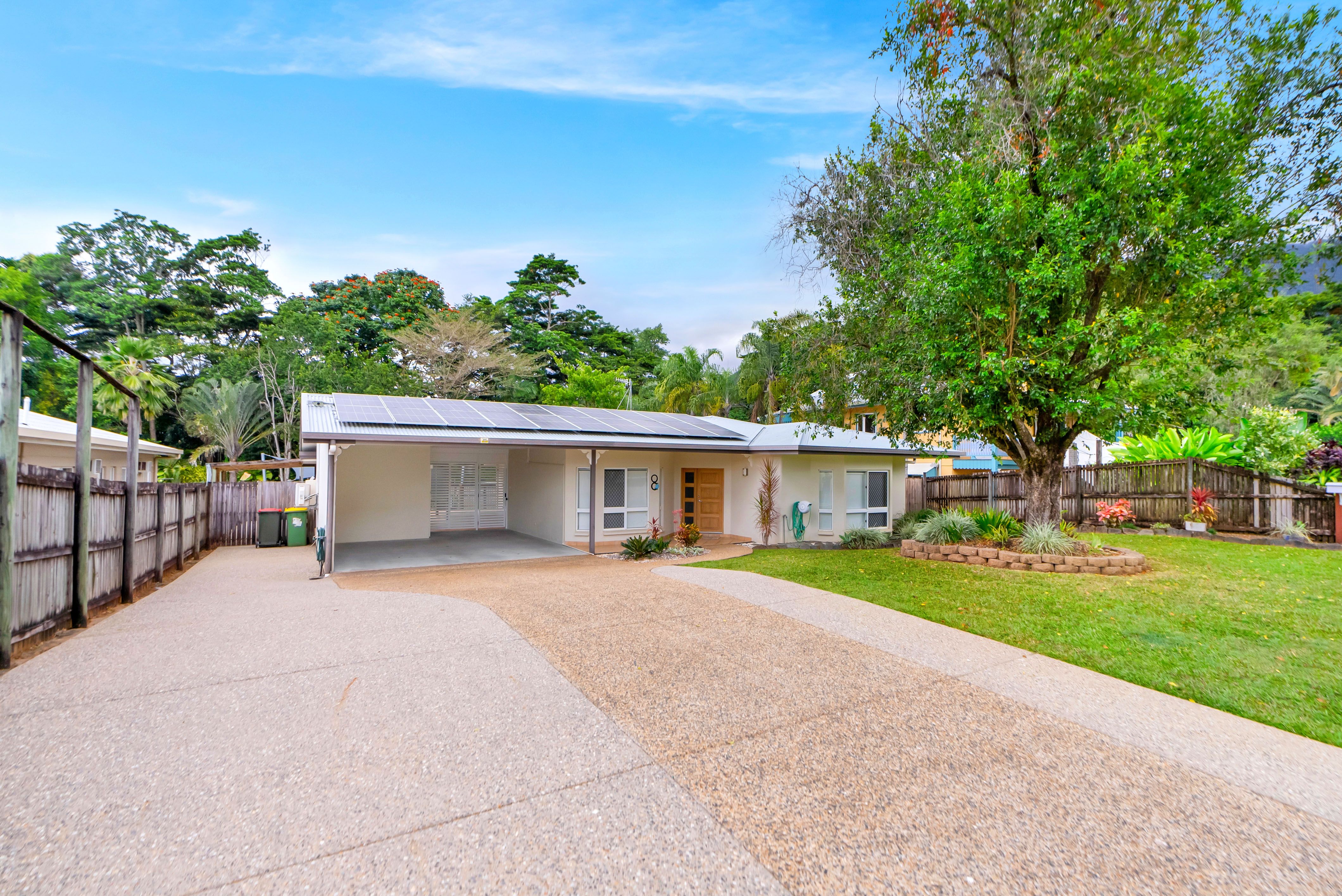 8 Lomatia Close, Redlynch, QLD 4870