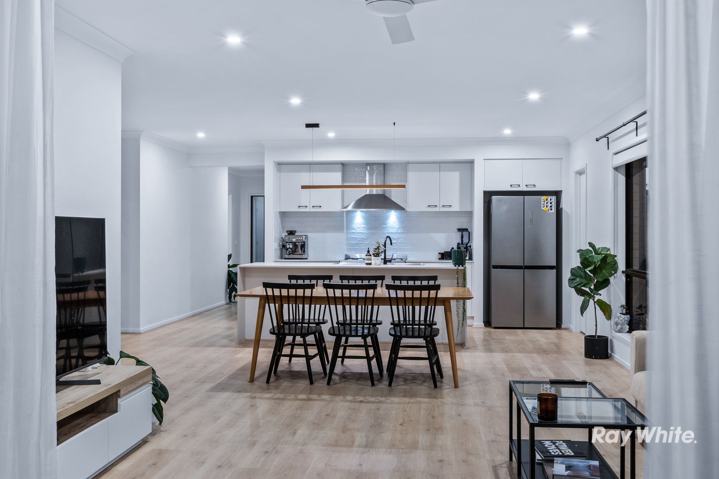 4 Grass Lane, Greenbank, QLD 4124