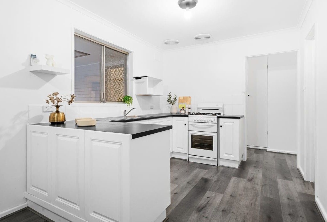 18 Devoncourt Avenue — photo 6 of 16