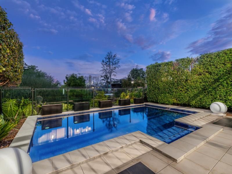 15 Wellington Road, Red Hill, QLD 4059
