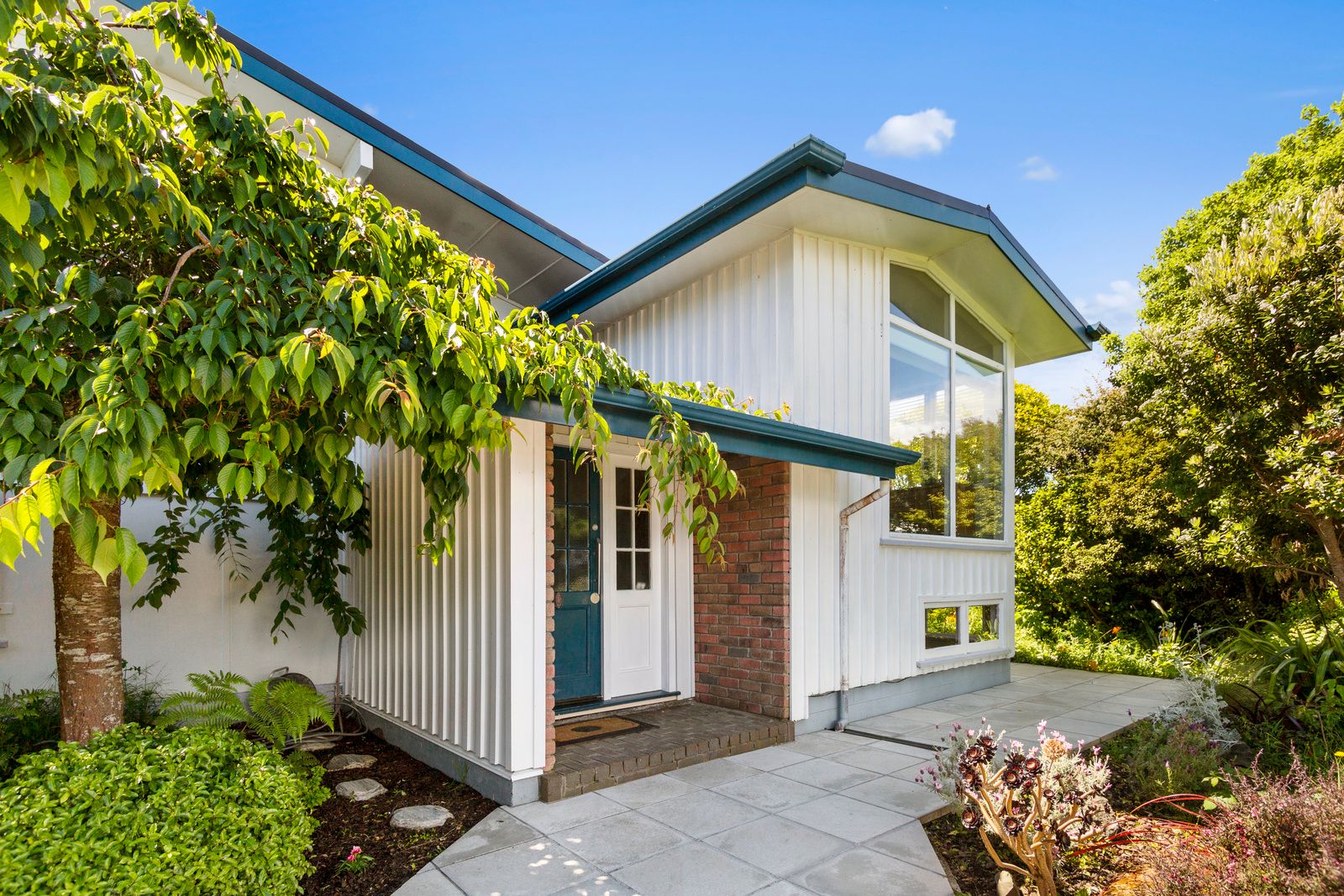 15 Cherry Blossom Grove, Maungaraki, Lower Hutt City