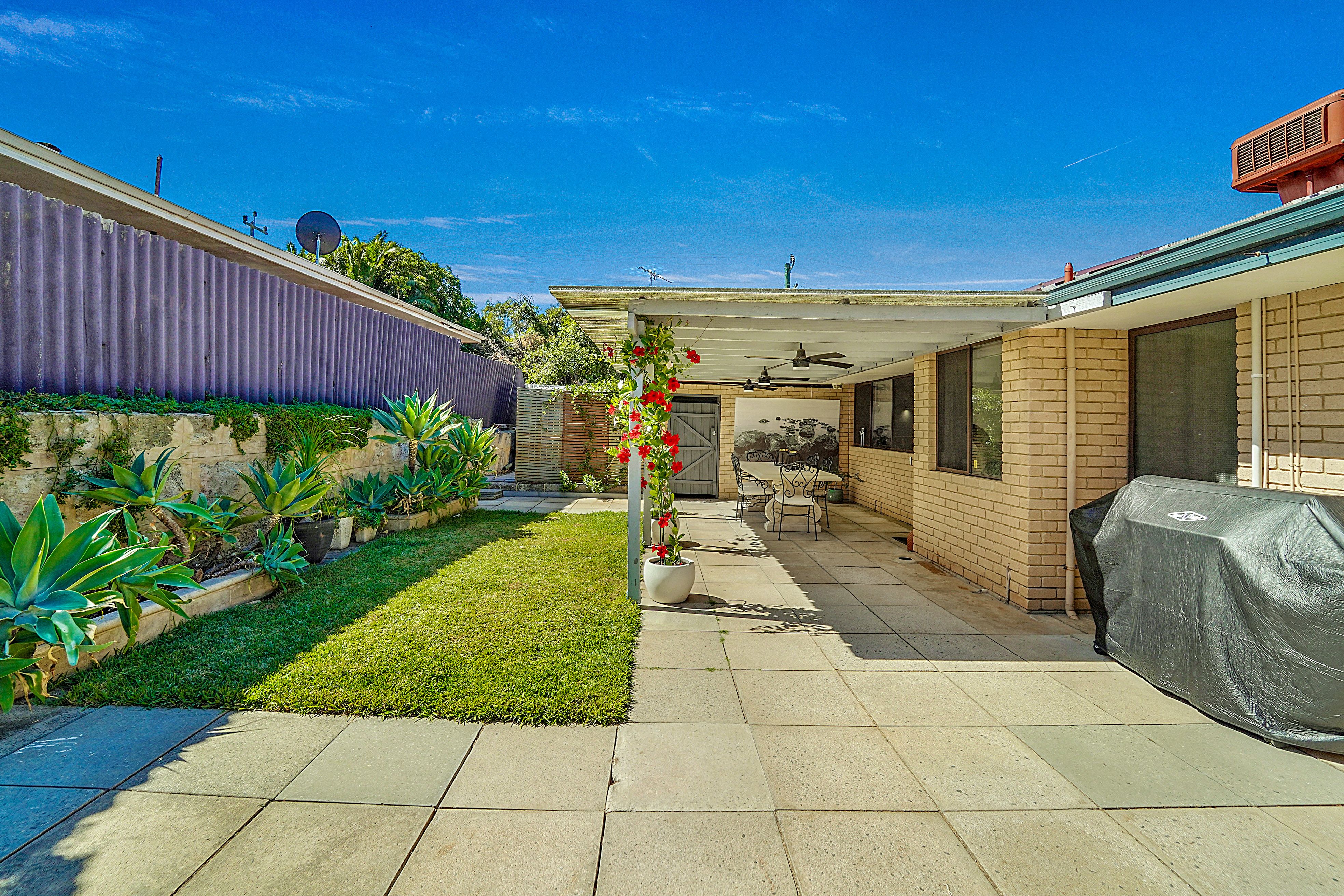 216 Dampier Avenue, Kallaroo, WA 6025