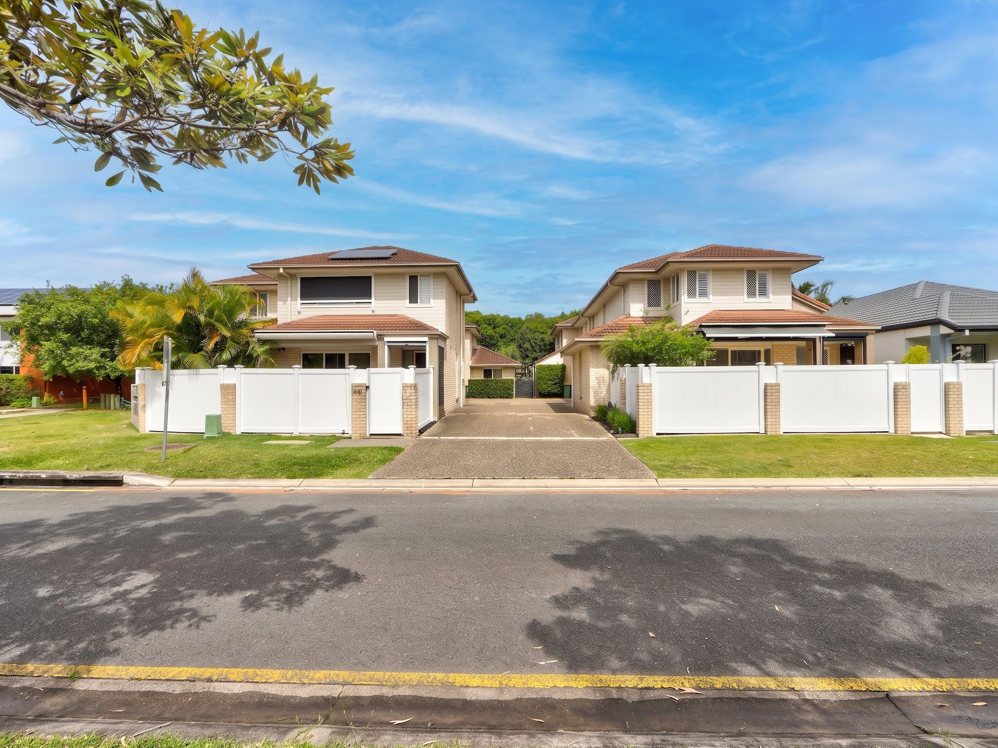 3/2 Morea Court, Varsity Lakes, QLD 4227