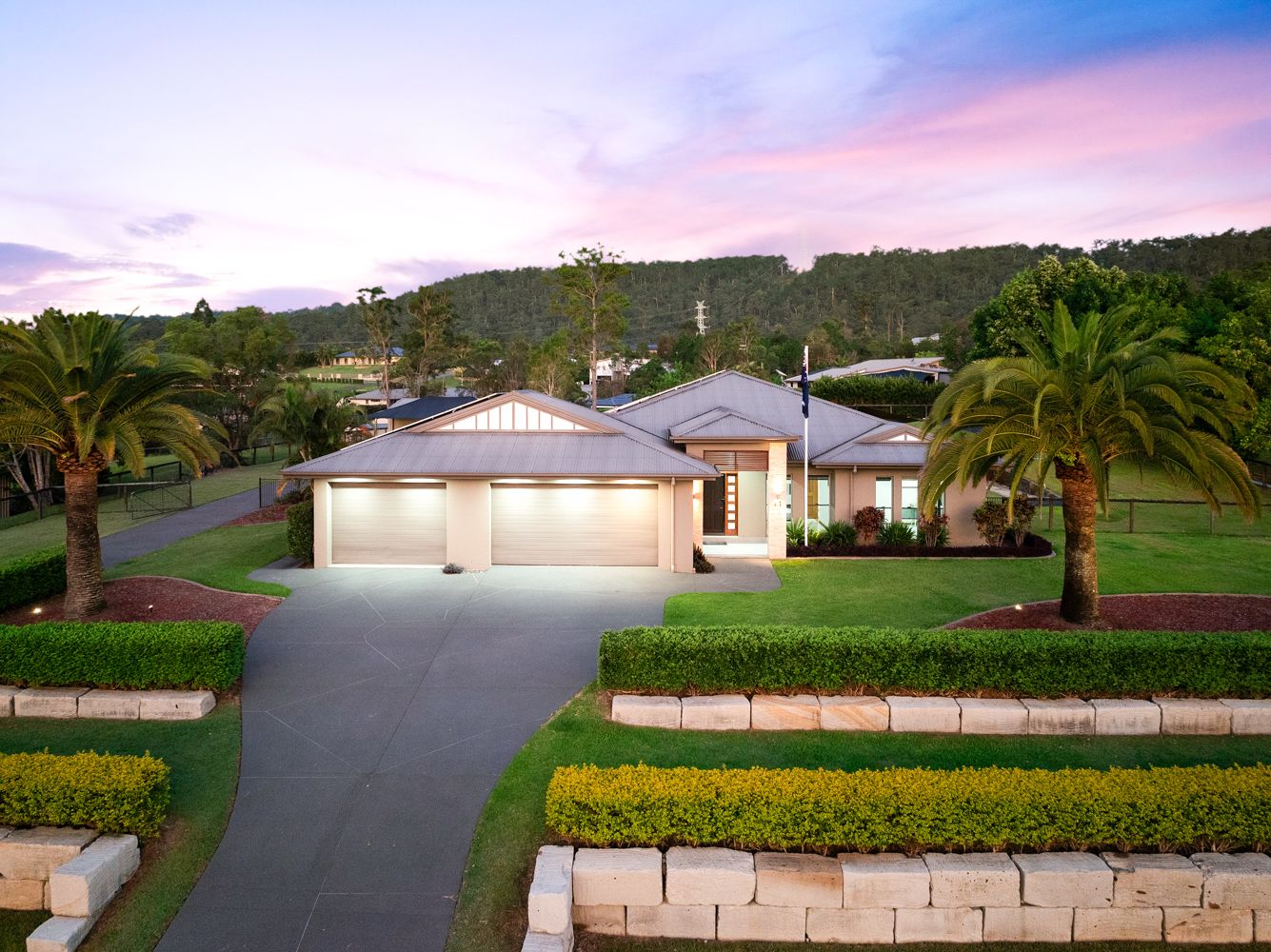 12 Fred Astaire Avenue, Maudsland QLD 4210