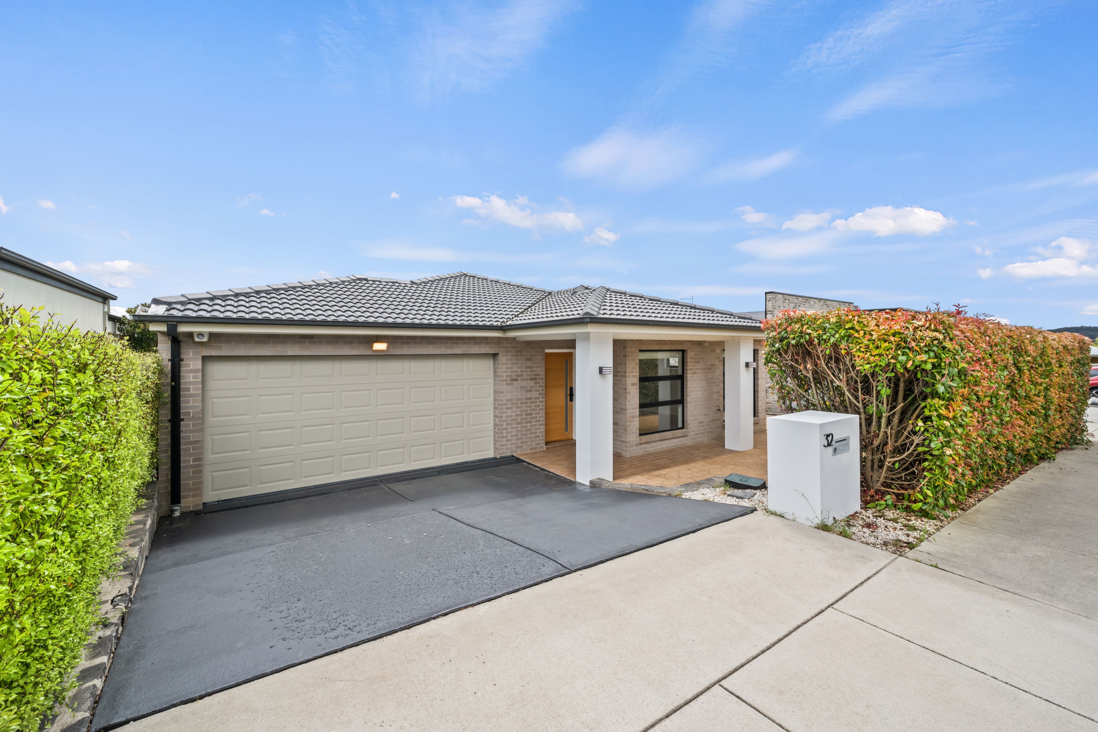 32 Lawrenson Circuit, JACKA ACT 2914