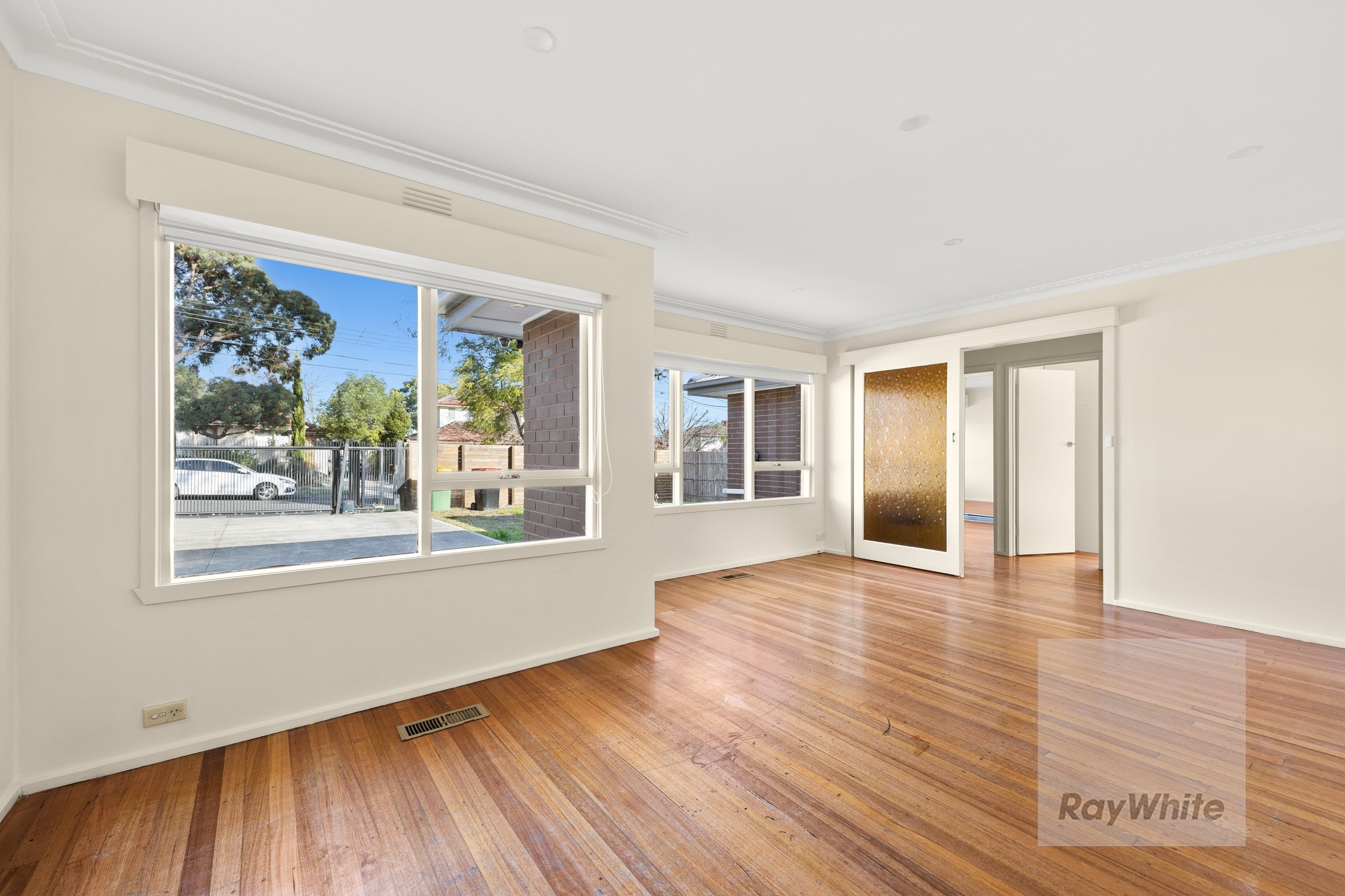 50 Dunvegan Crescent, Macleod, VIC 3085