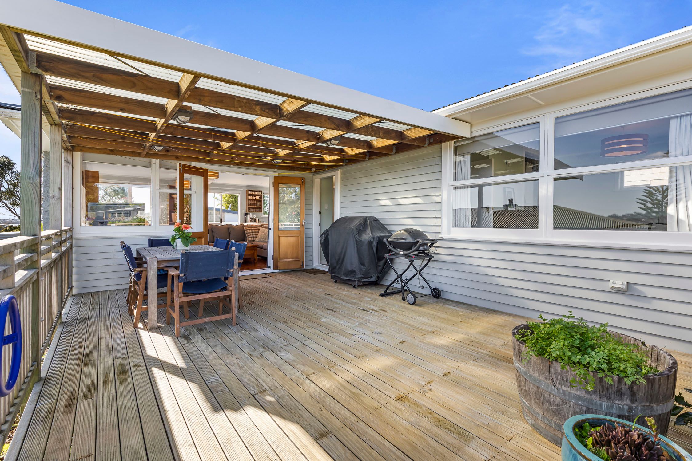 16 Pine Avenue, Henderson, Waitakere City