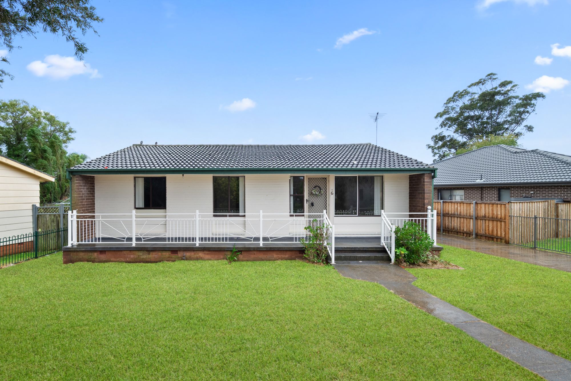 6 Yarrawin Way, Airds NSW 2560