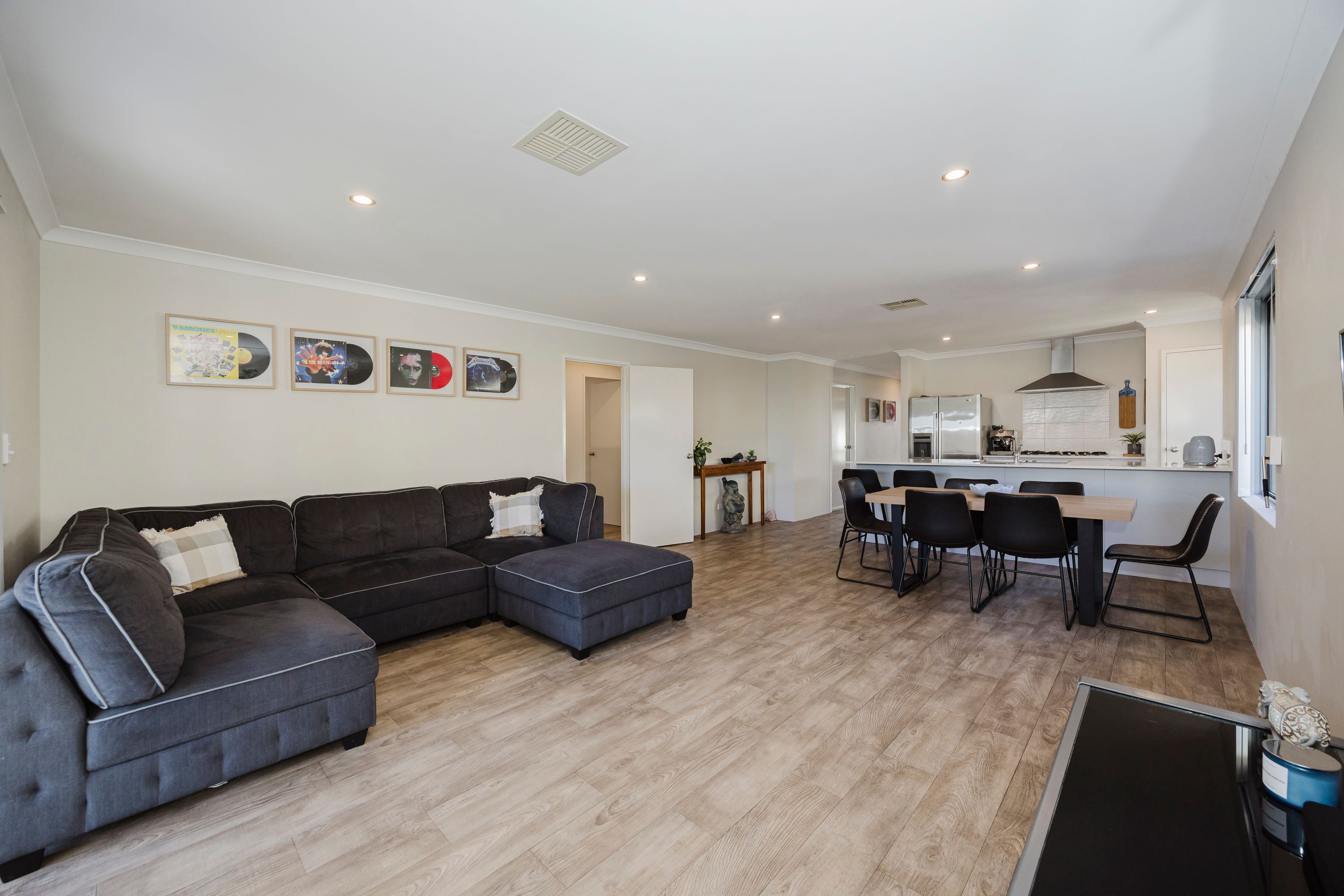 5 Thistle Way — photo 3 of 30