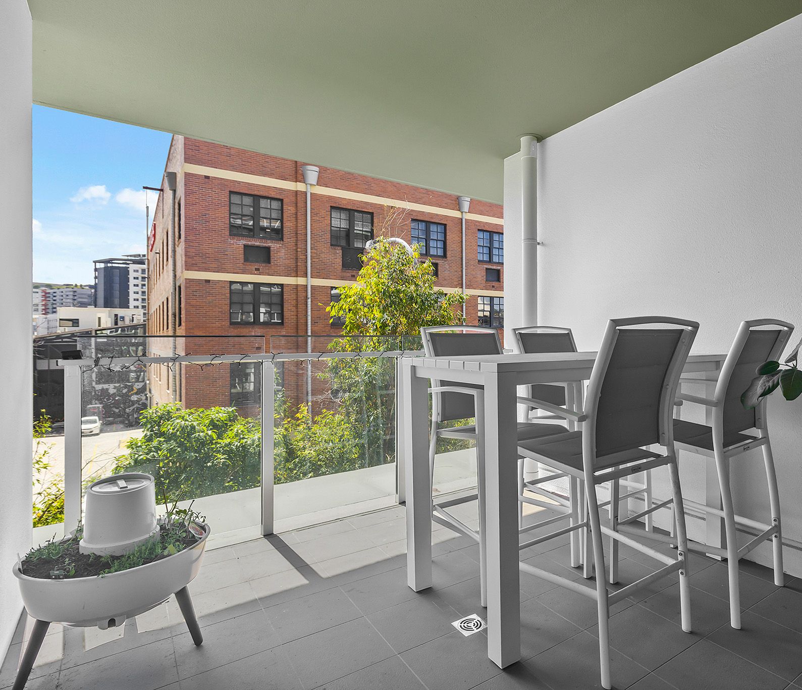 209/113 Commercial Road — photo 5 of 9