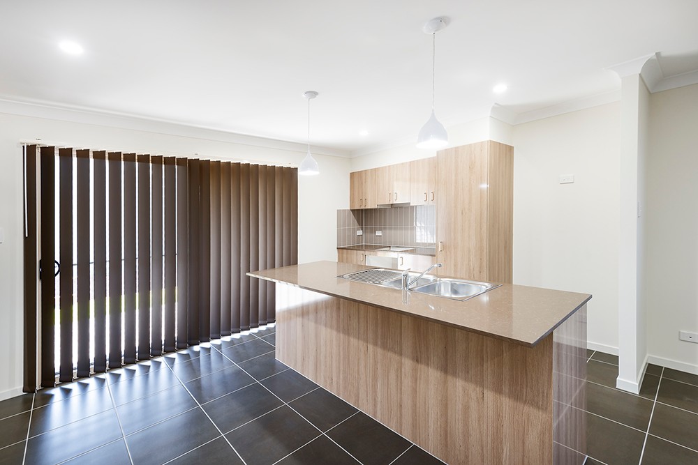 15 Wright Crescent, Flinders View, QLD 4305