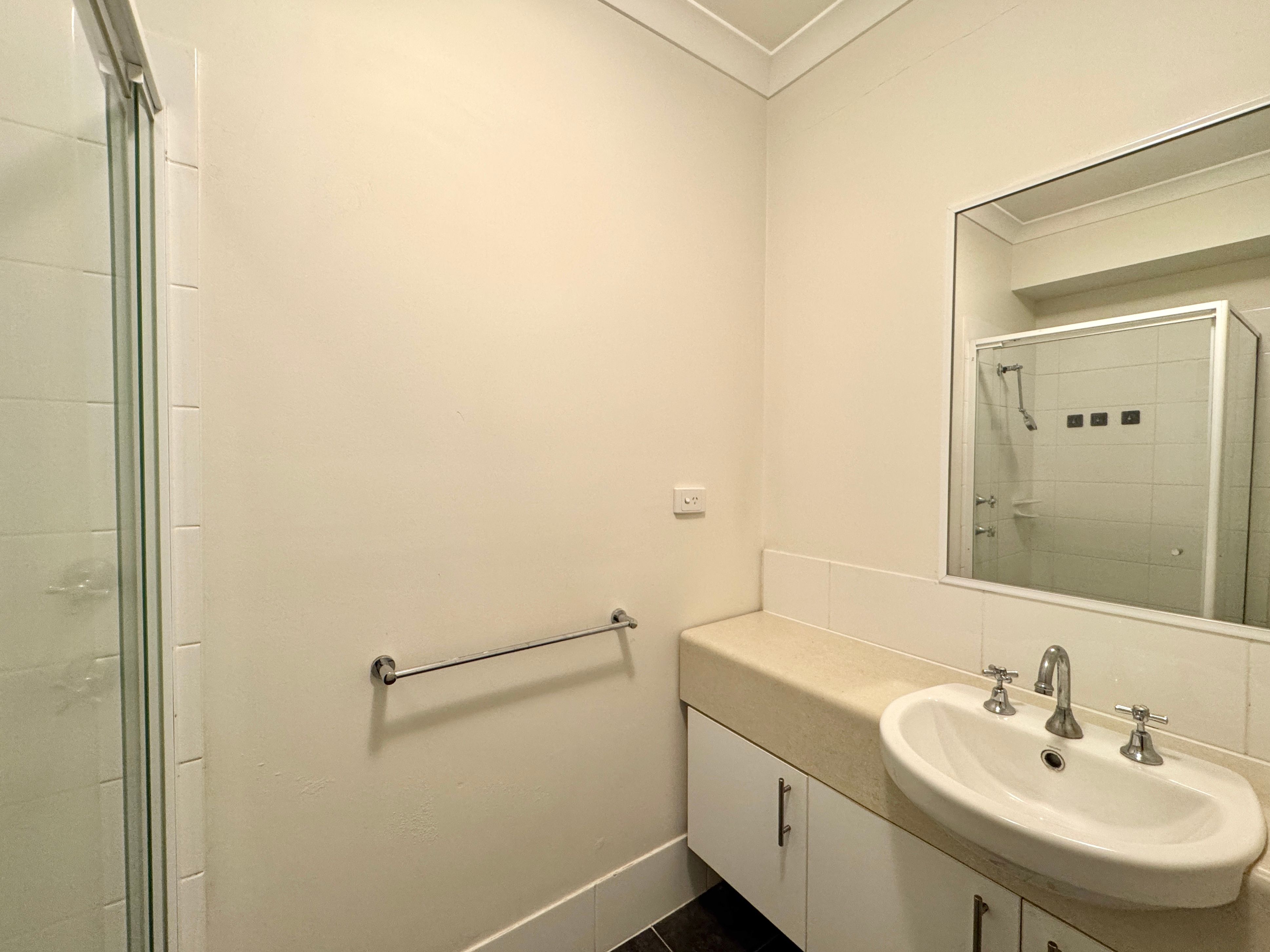 5/1 Lawson Street — photo 16 of 16