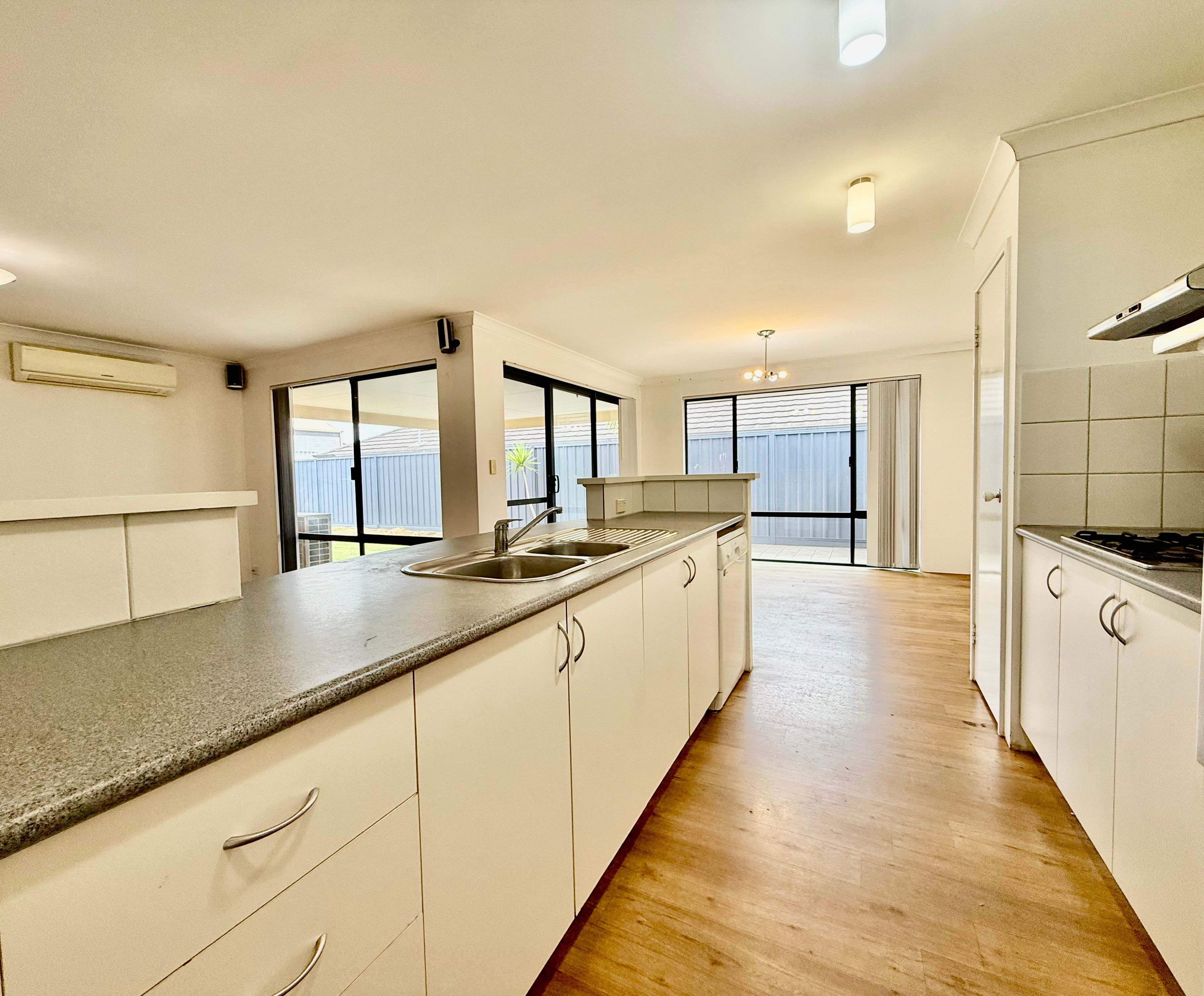 6 Lowell Street, Secret Harbour, WA 6173