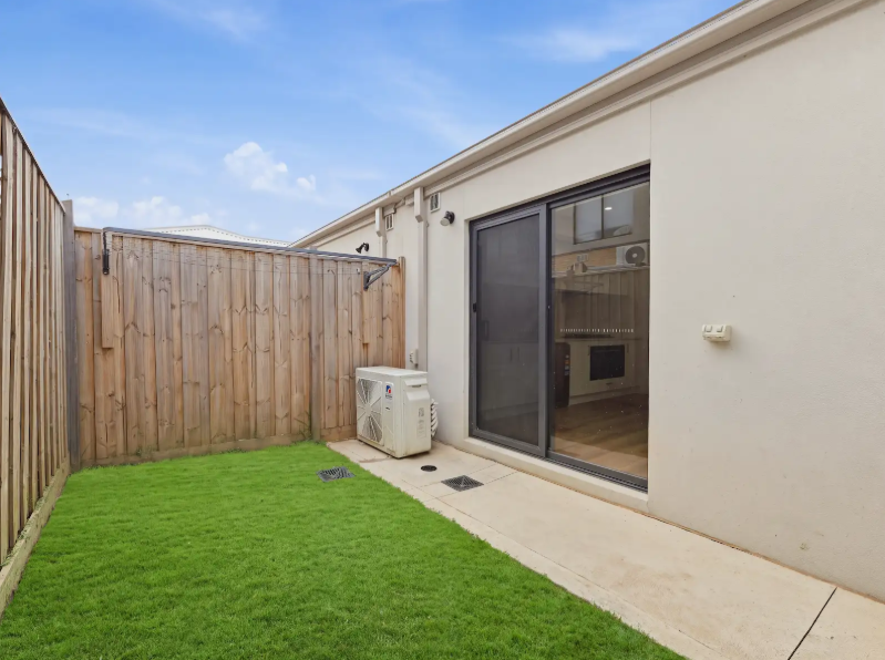 56 Grangehill Mews — photo 8 of 10