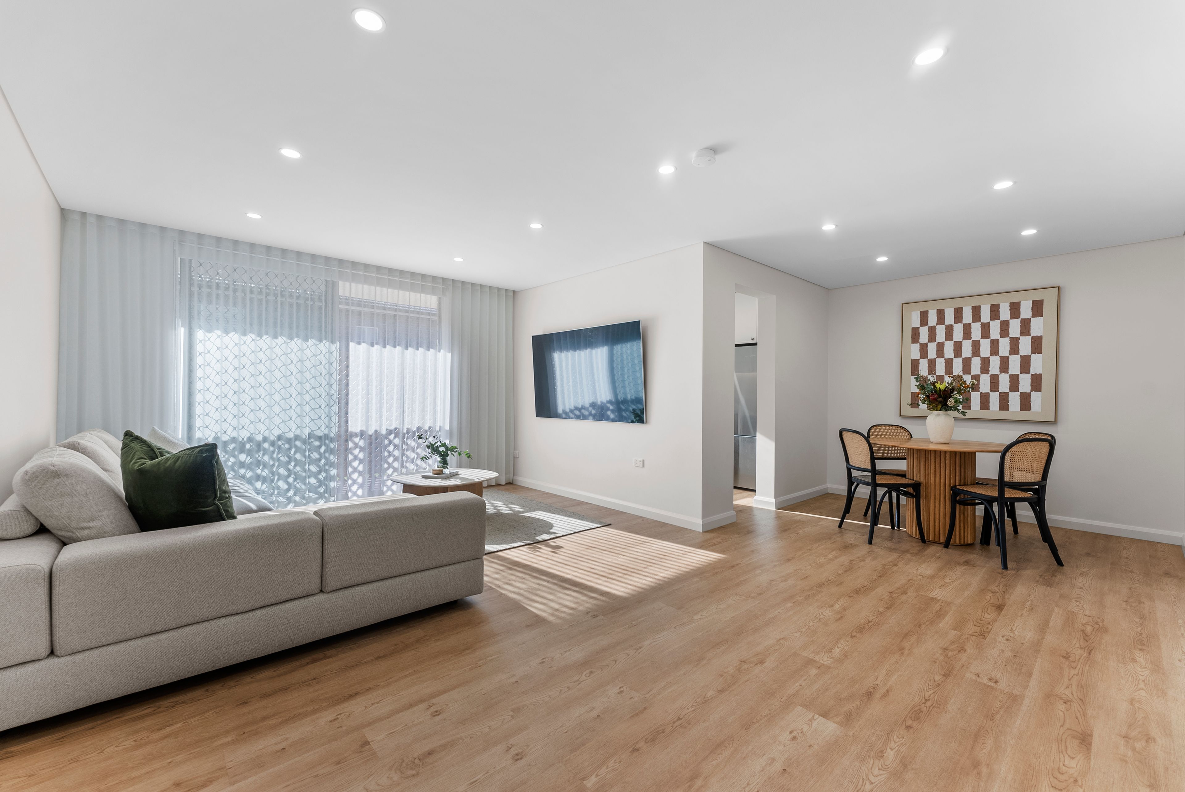 3/2 Corby Avenue — photo 8 of 20