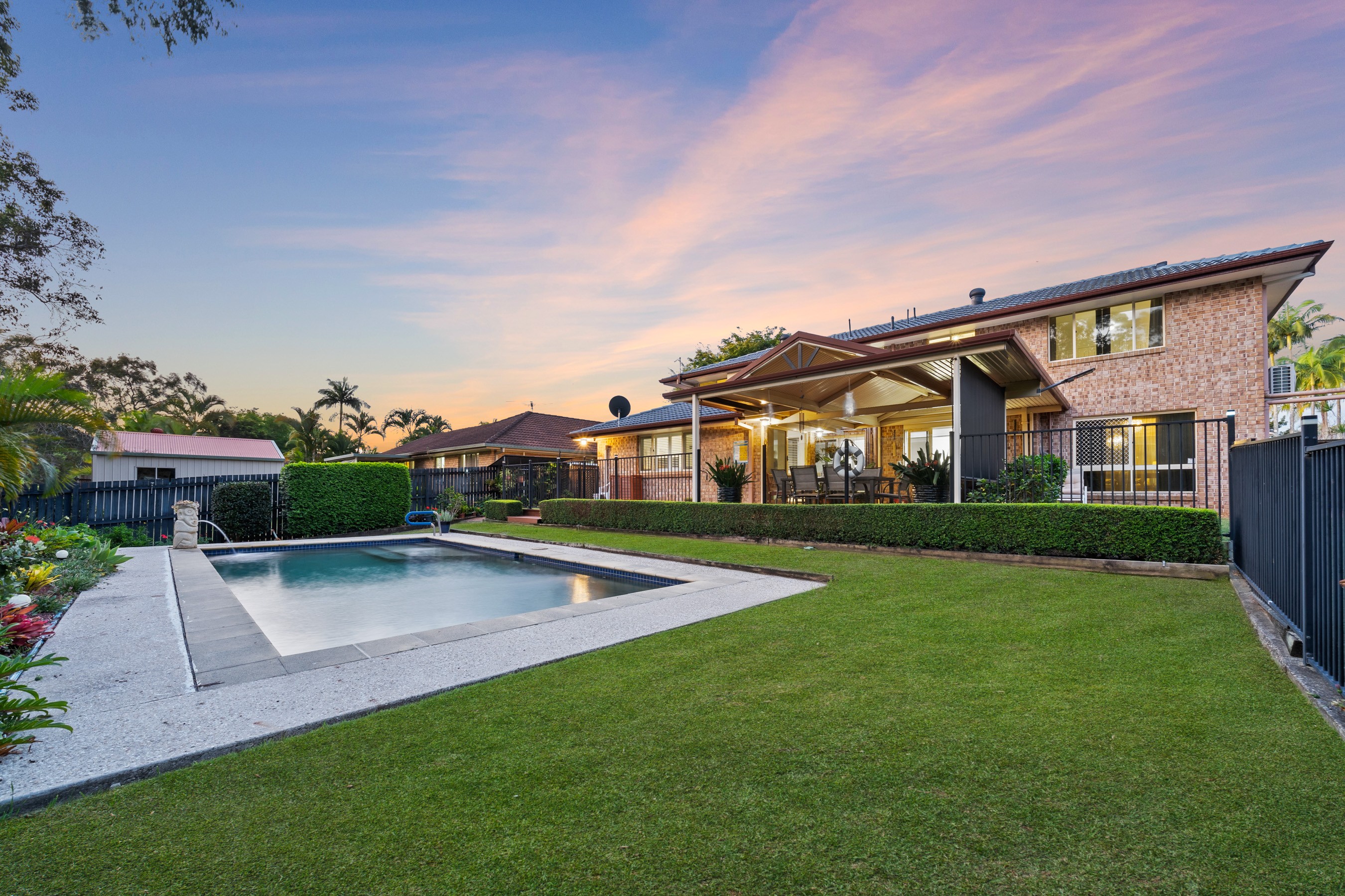 15 Avondale Crescent, Parkinson, QLD 4115