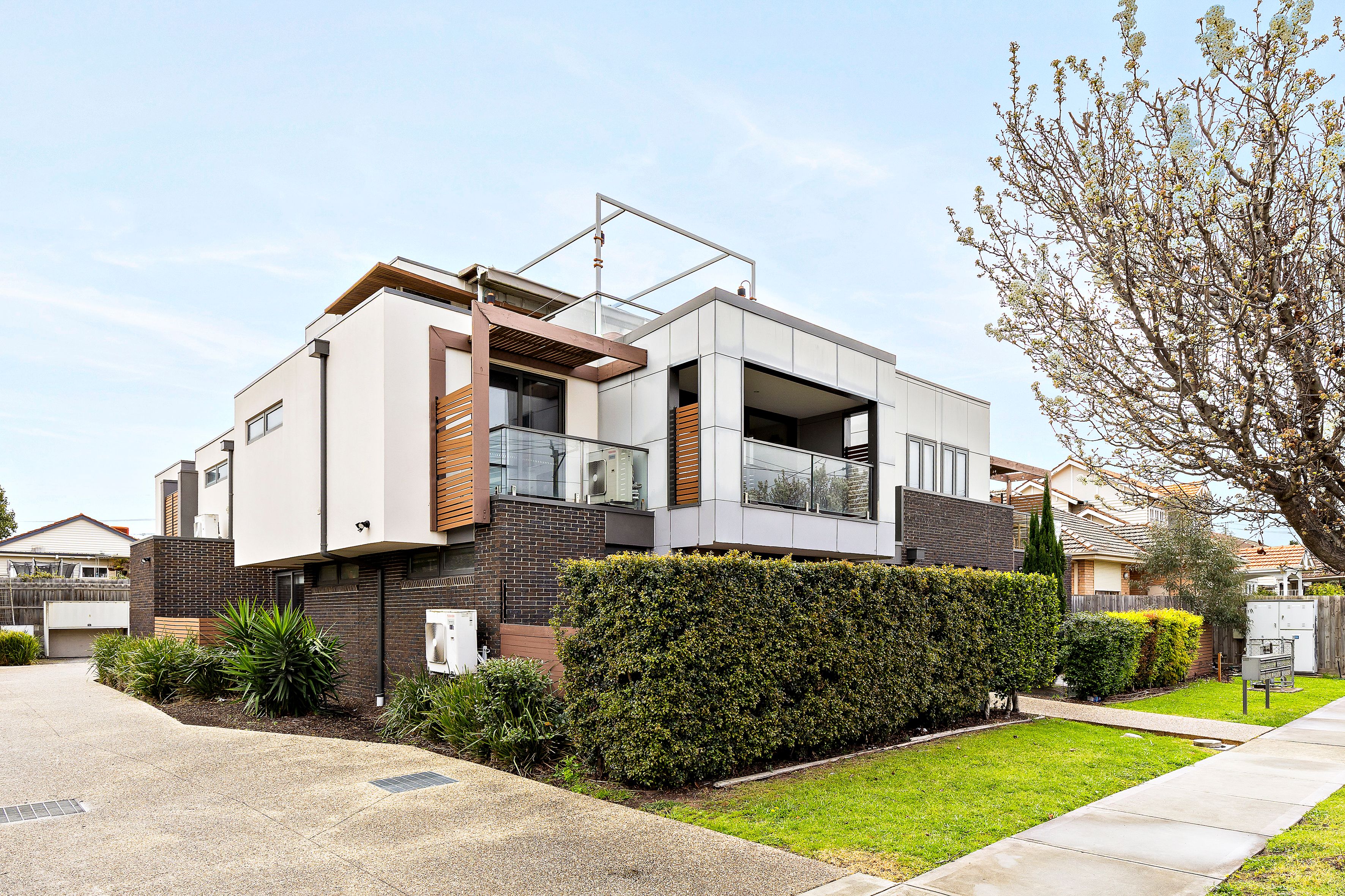2/133 Nicholson Street — photo from Ray White Coburg