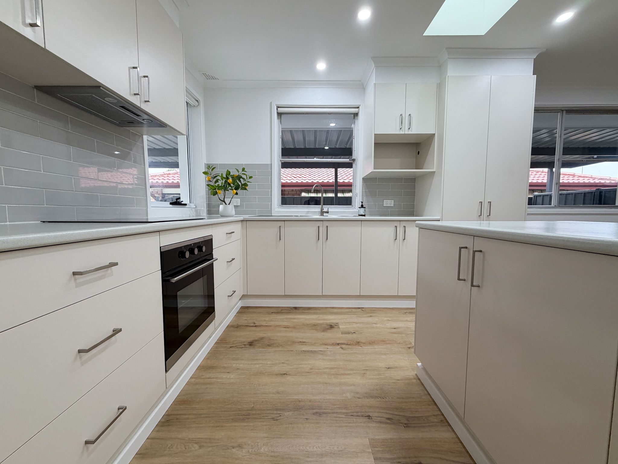 40 Willoring Crescent — photo 3 of 12