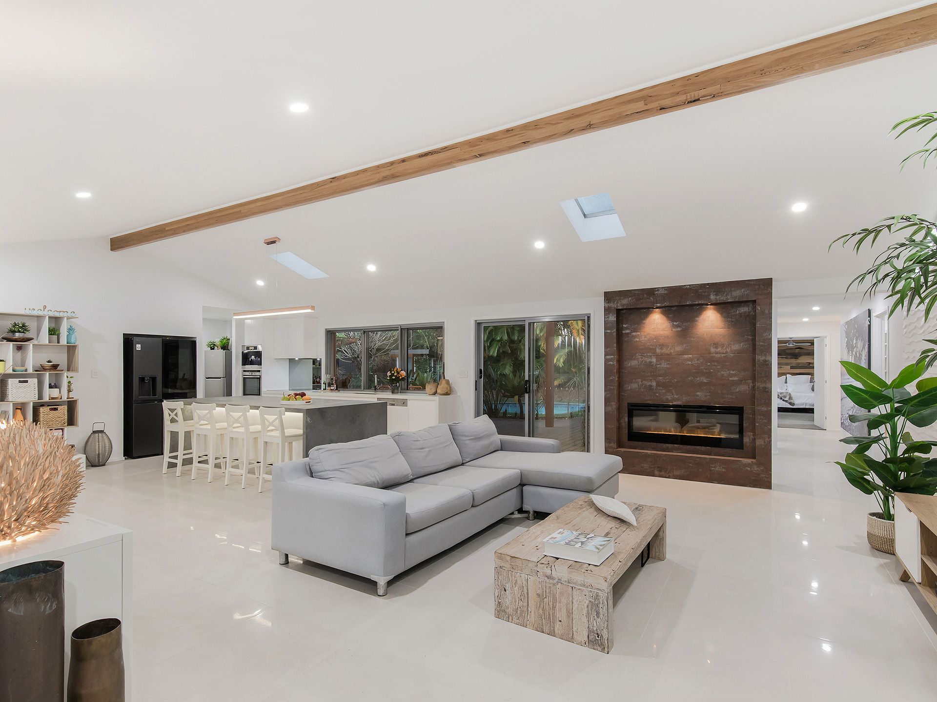 11 Karratha Court, Mermaid Waters, QLD 4218