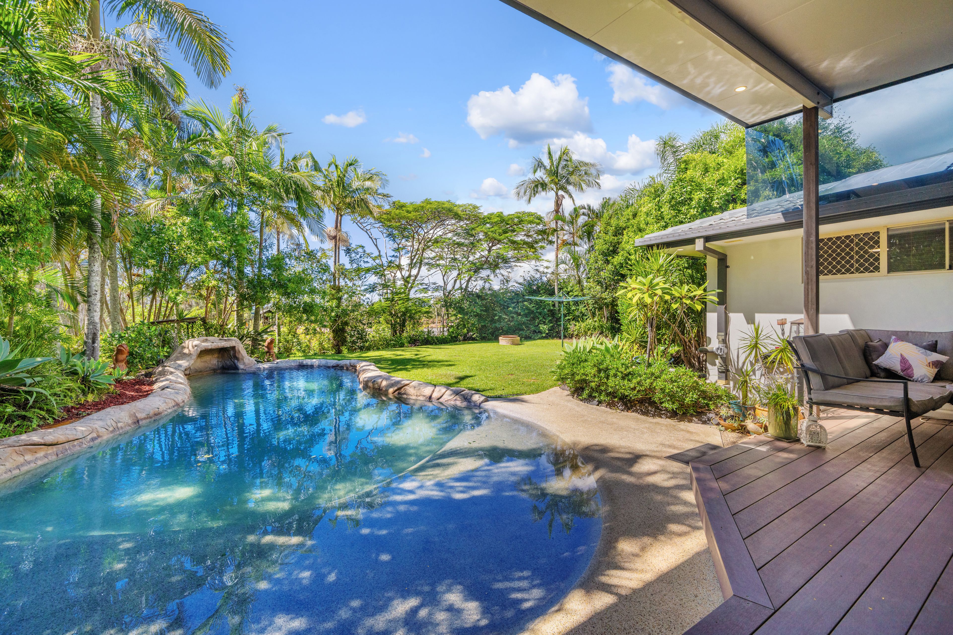 4 Baltimore Court, Carrara, QLD 4211