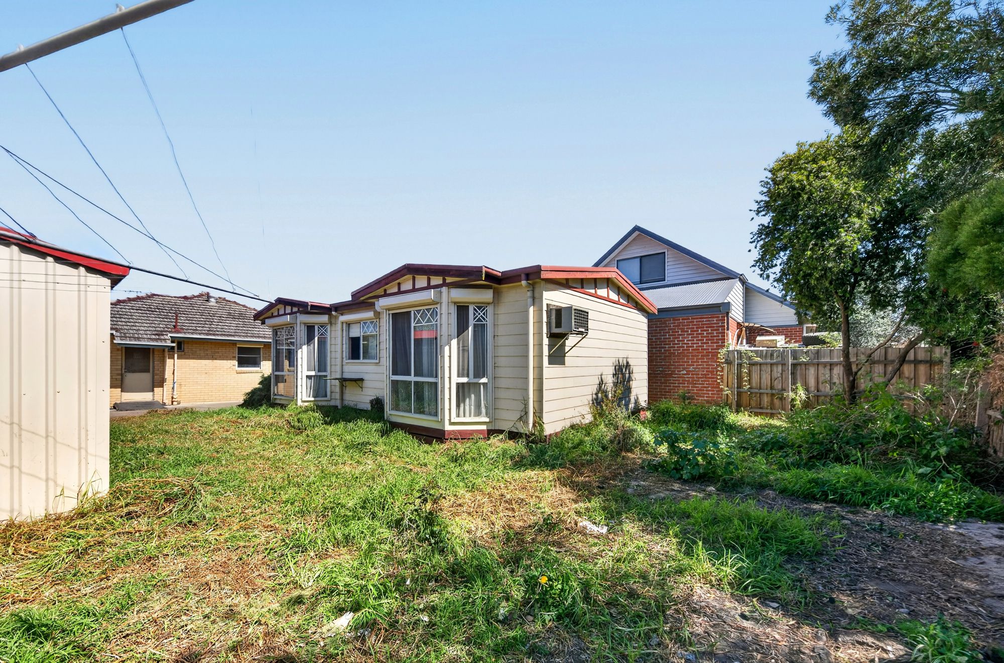 27 Robertson Crescent — photo 18 of 20