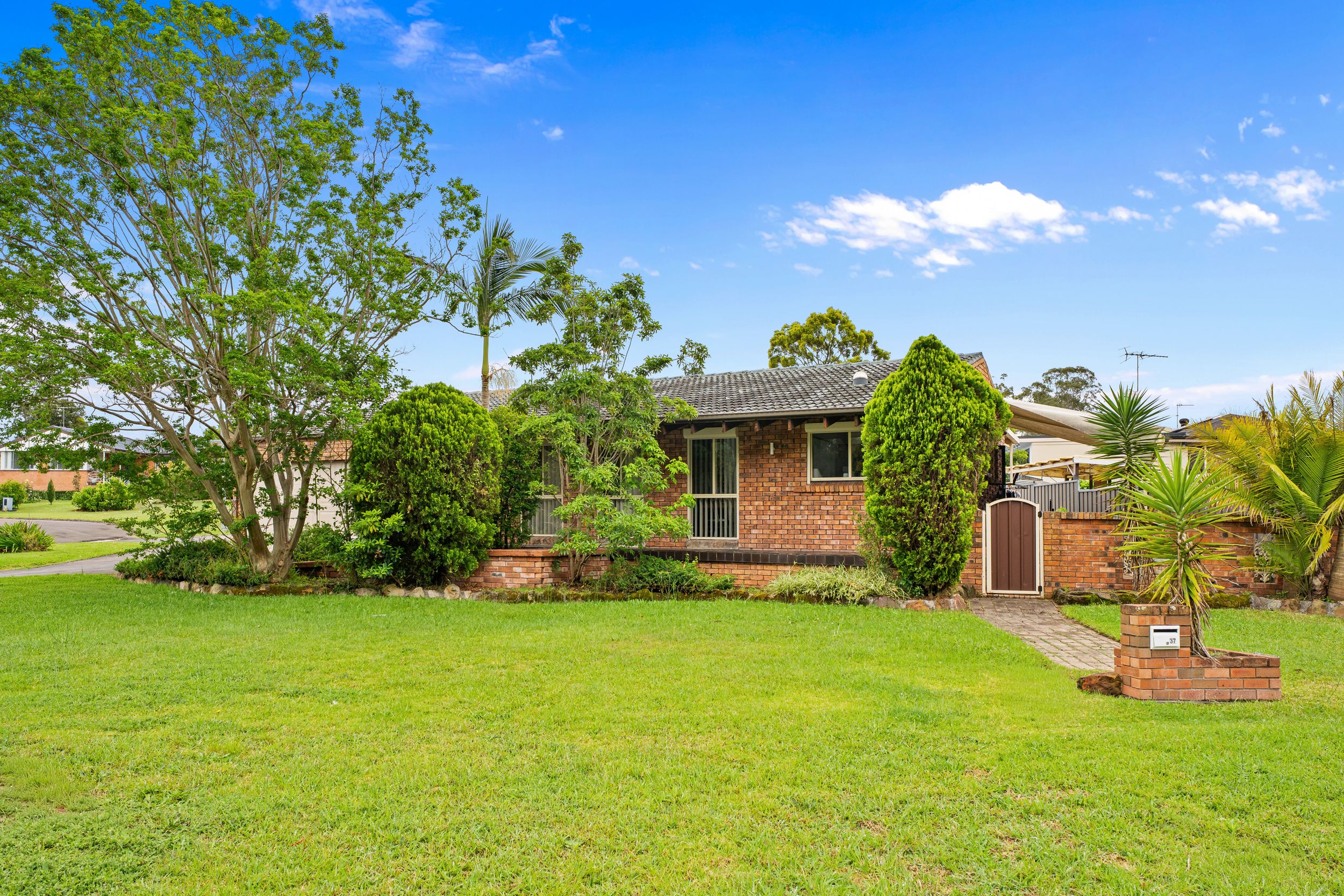 37 Charles Sturt Drive — photo 14 of 20