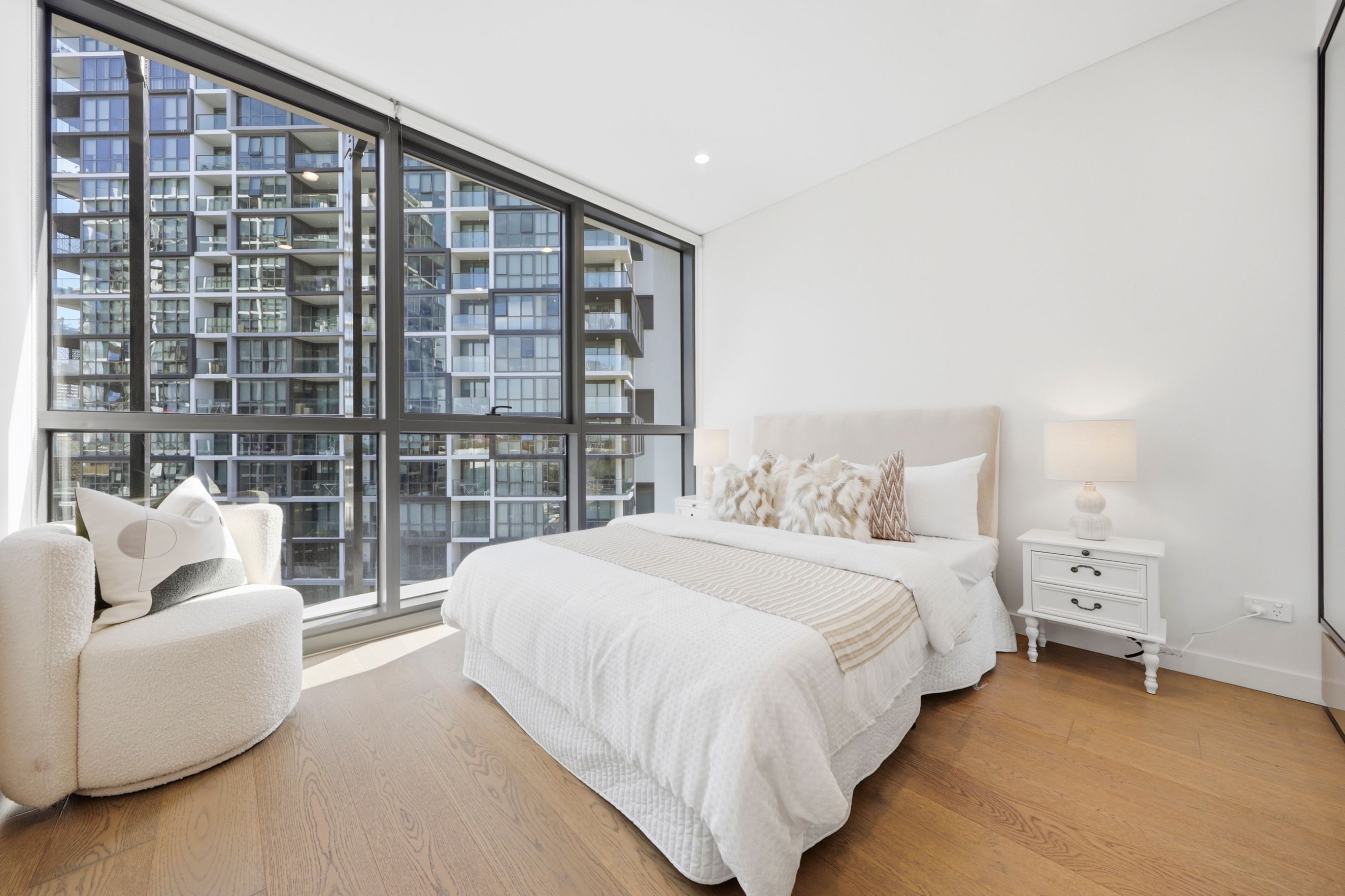 1002B/101 Waterloo Road — photo 7 of 13