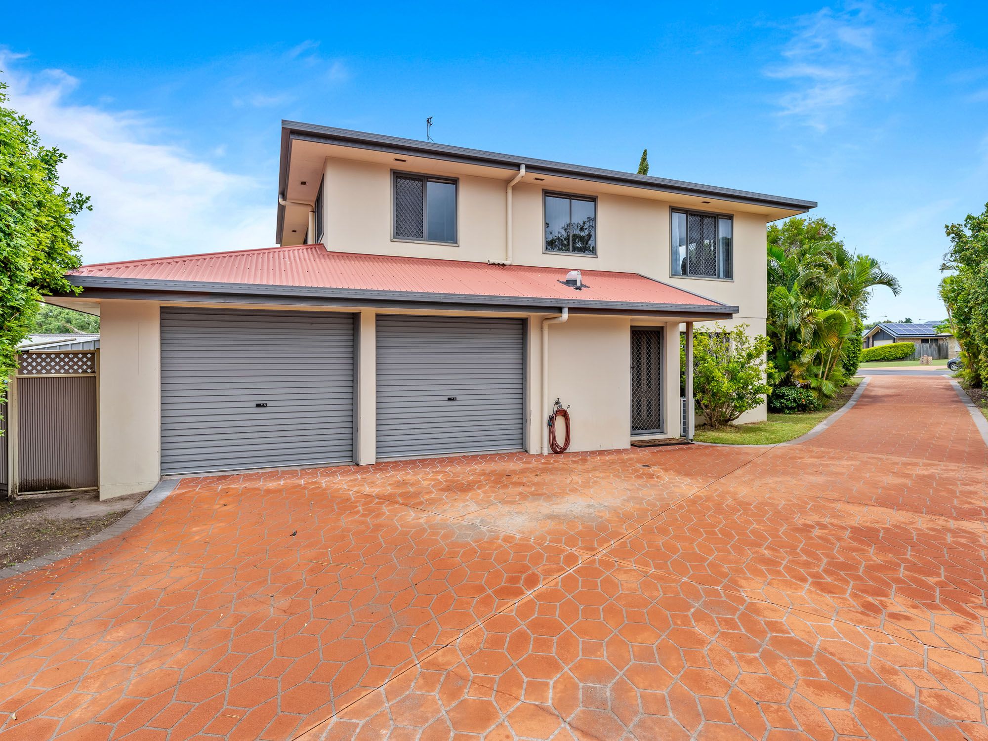 1 & 2/7 Ruddiman Court, Torquay, QLD 4655