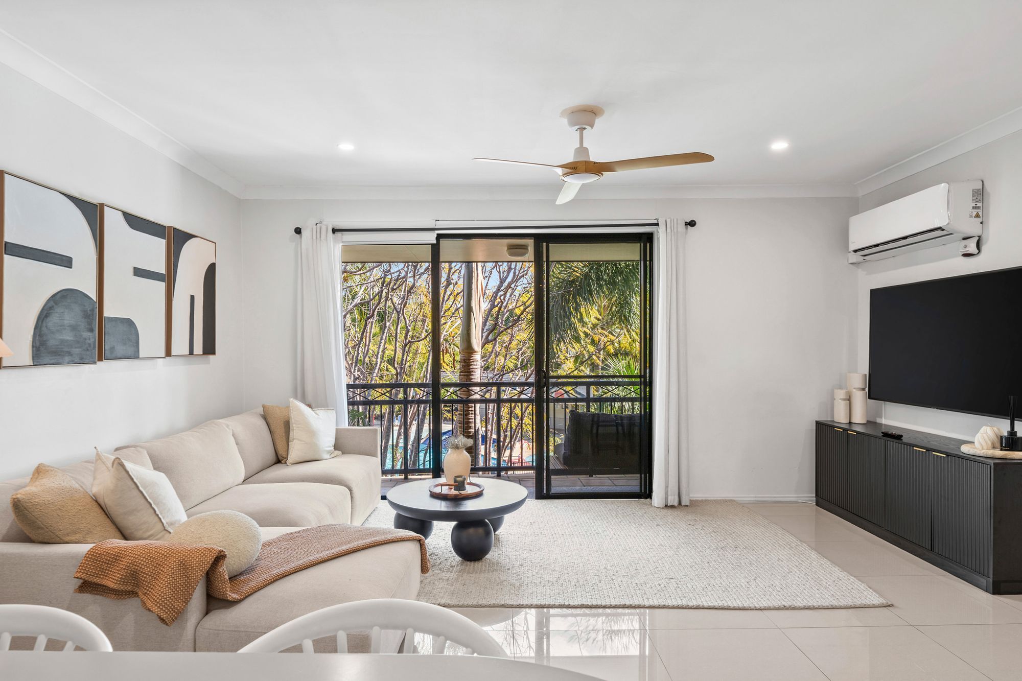 345/2360 Gold Coast Highway — photo 4 of 21