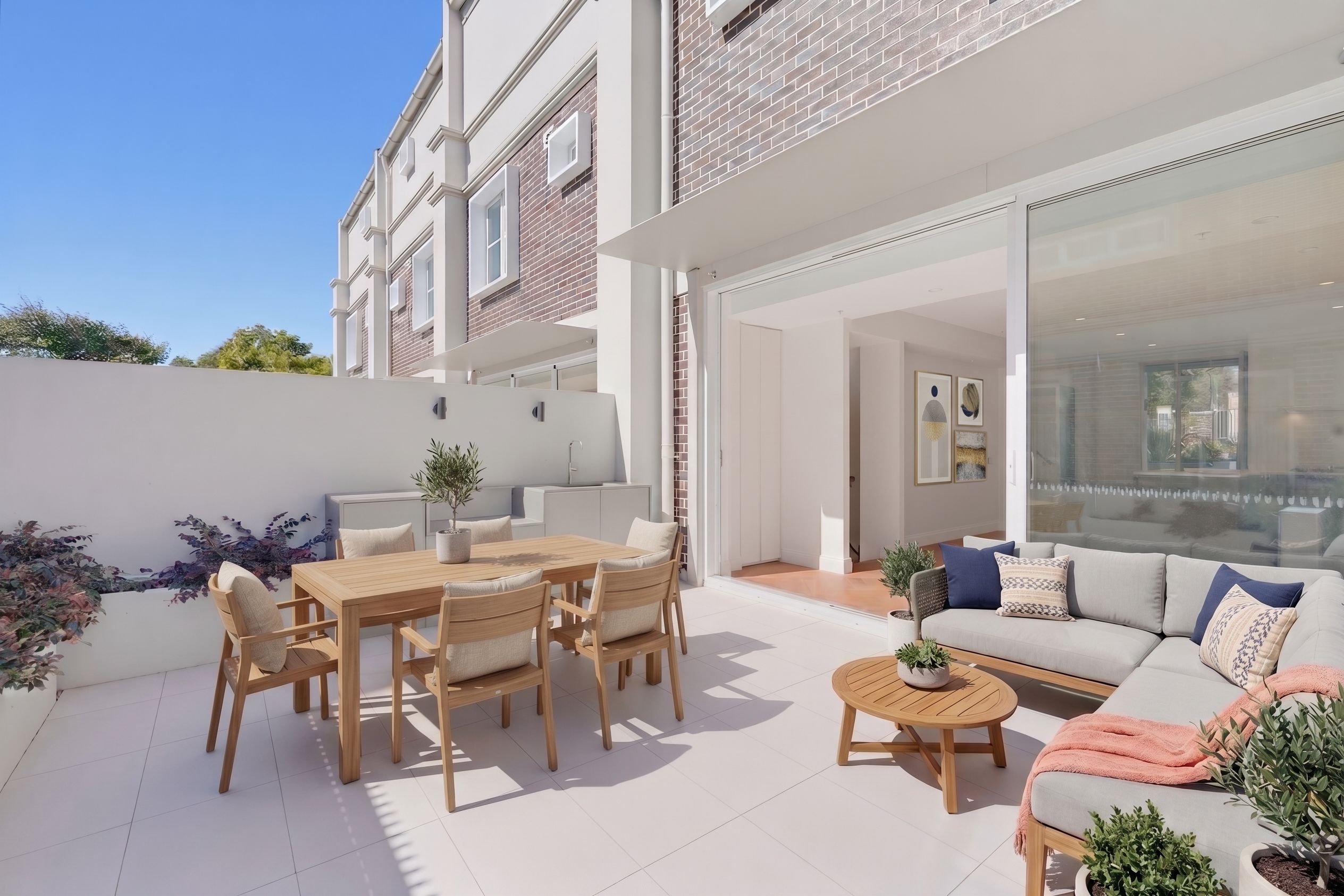 2/2 Woodville Street — photo from Ray White Upper North Shore