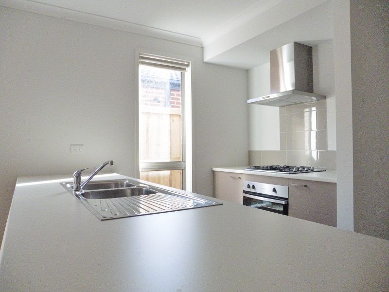 9 Cubbie Way, Clyde North, VIC 3978