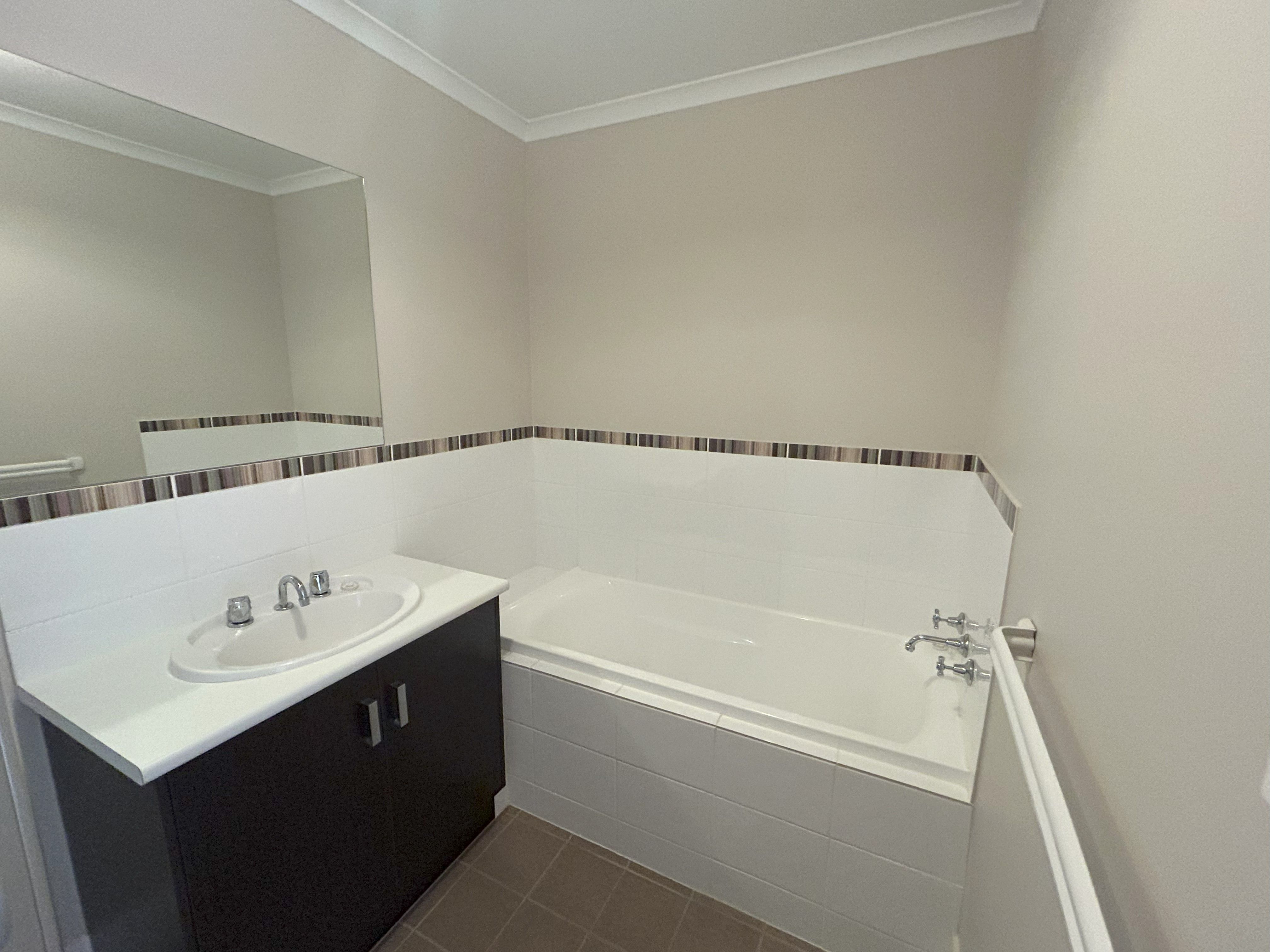34 Trafalgar Drive — photo 6 of 9