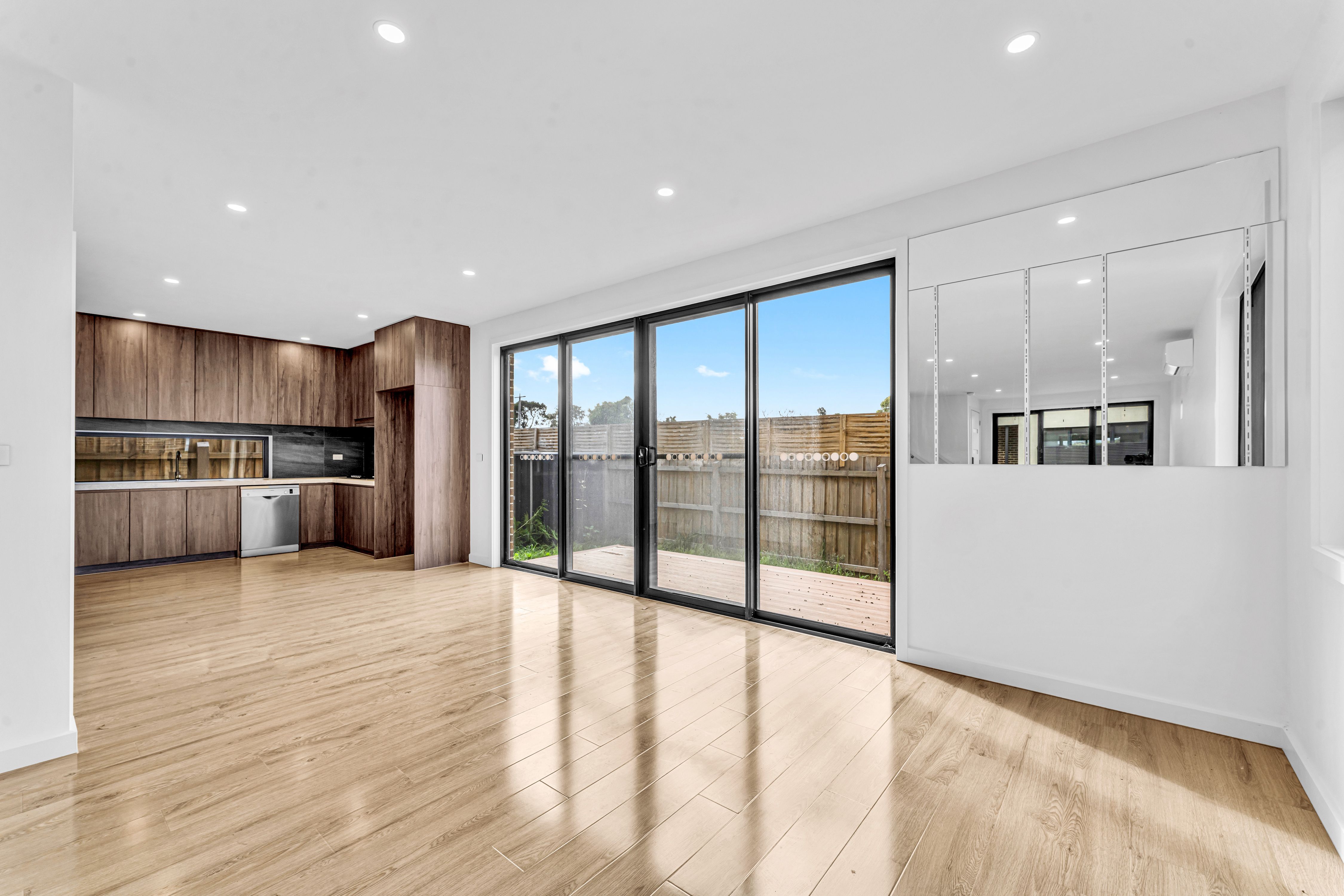 3/40 Hall Road — photo 3 of 17