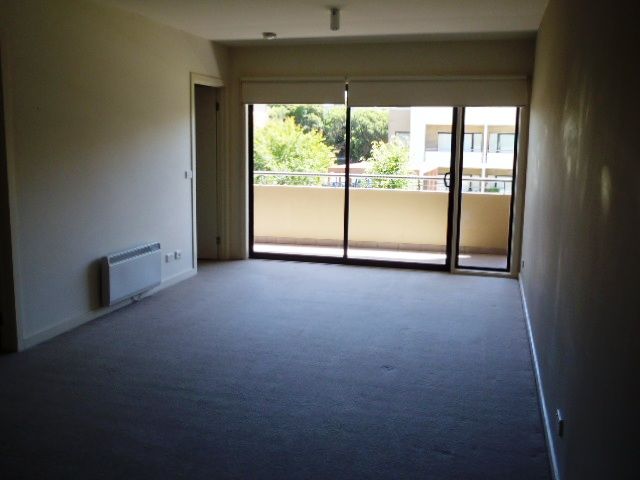 8/2 Greenfield Drive, Clayton, VIC 3168